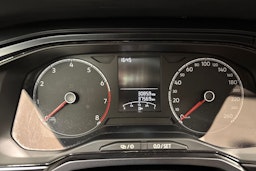 punainen Volkswagen Polo 2021 kuva 16.