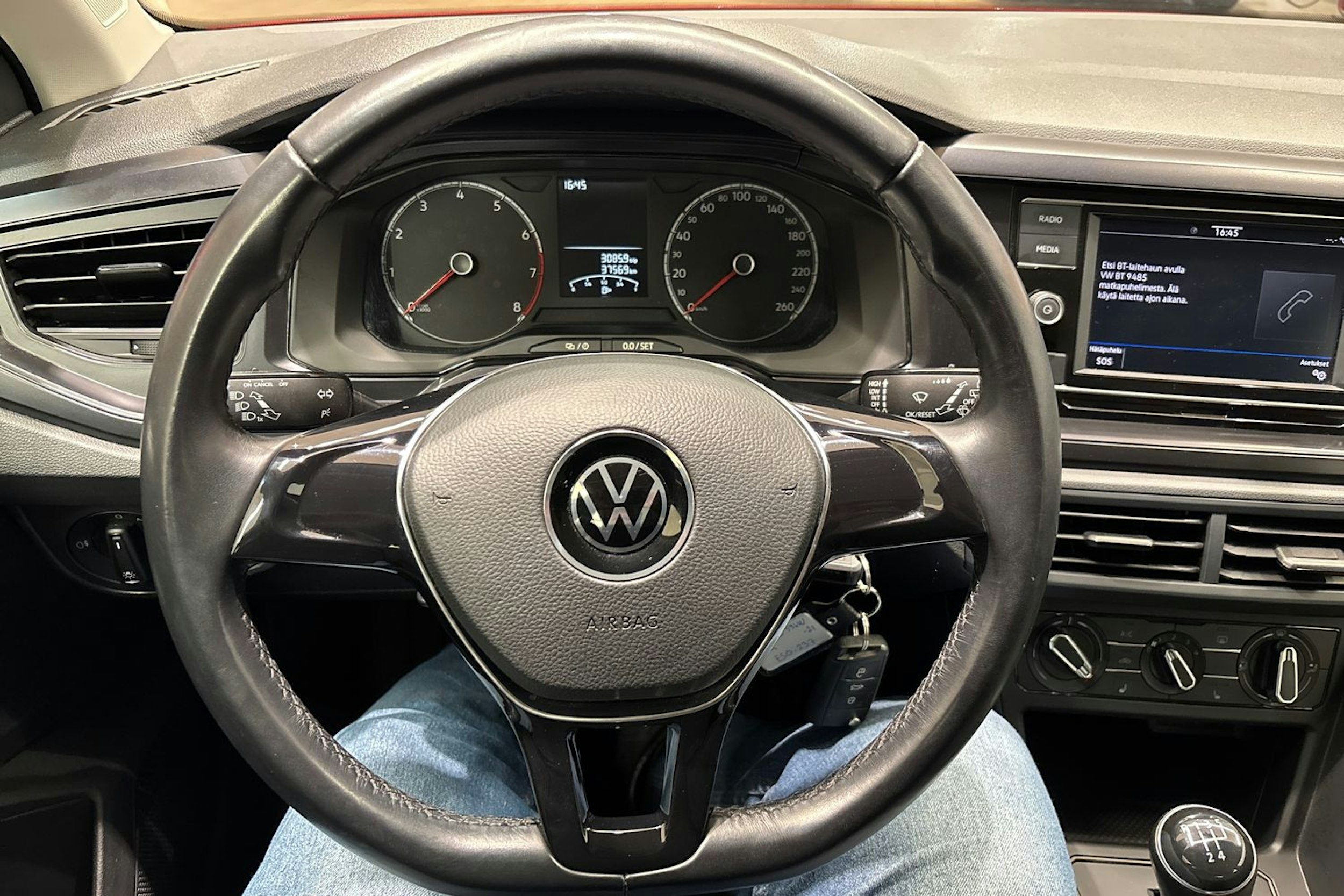 punainen Volkswagen Polo 2021 kuva 17.