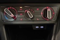 punainen Volkswagen Polo 2021 kuva 20.