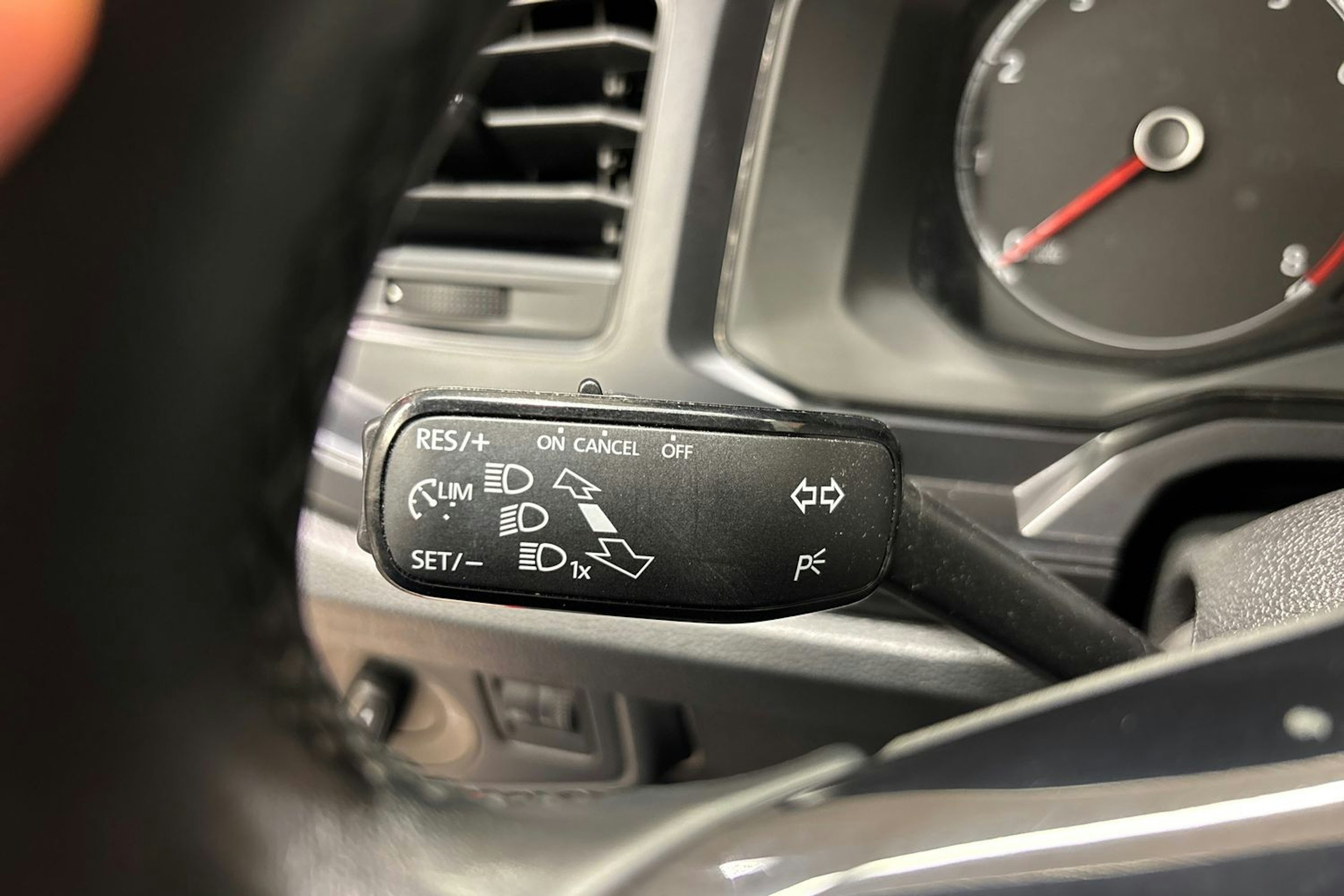 punainen Volkswagen Polo 2021 kuva 22.