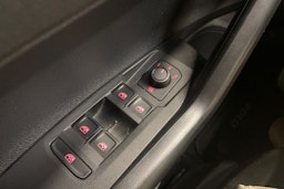 punainen Volkswagen Polo 2021 kuva 14.