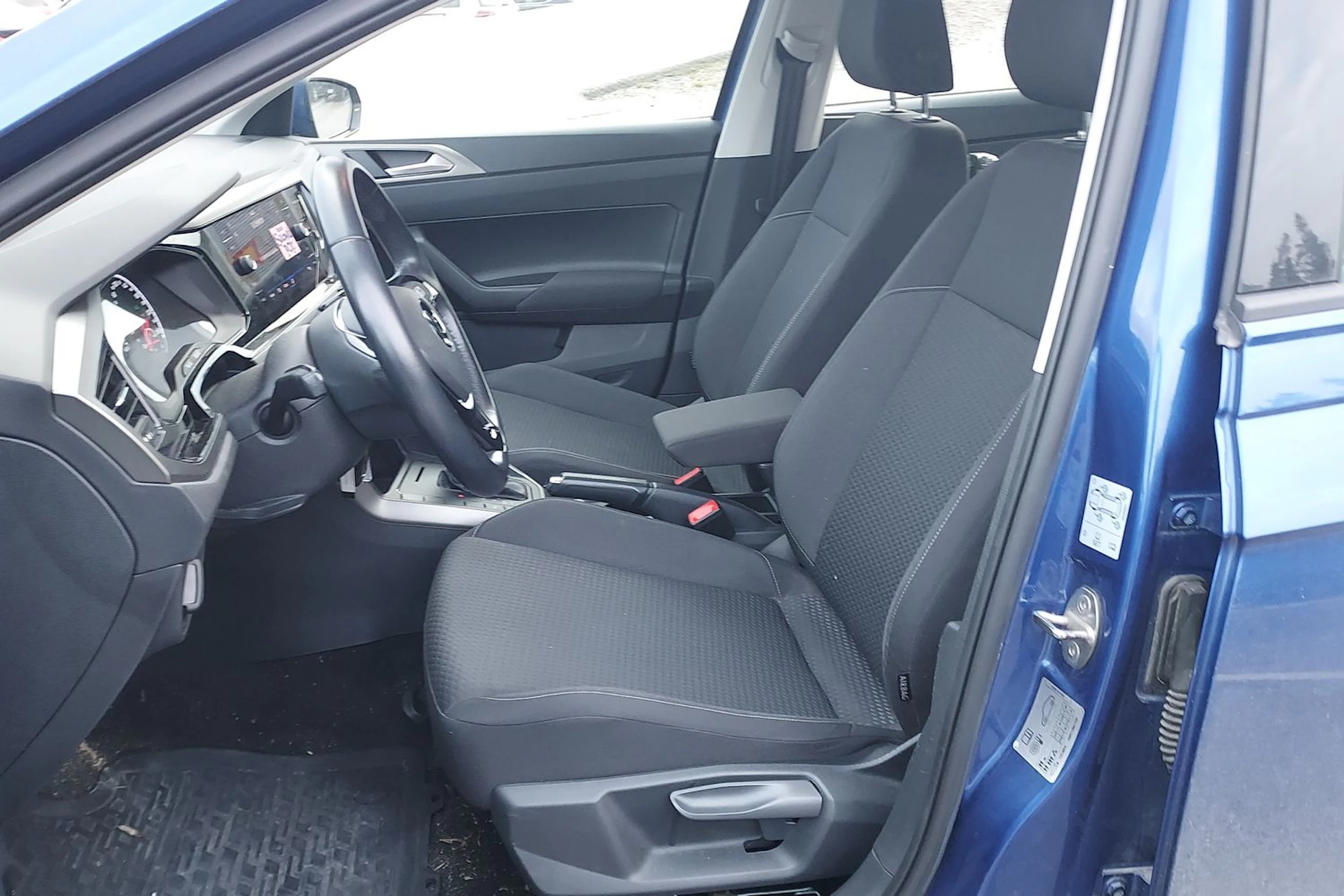 sininen Volkswagen Polo 2021 kuva 4.