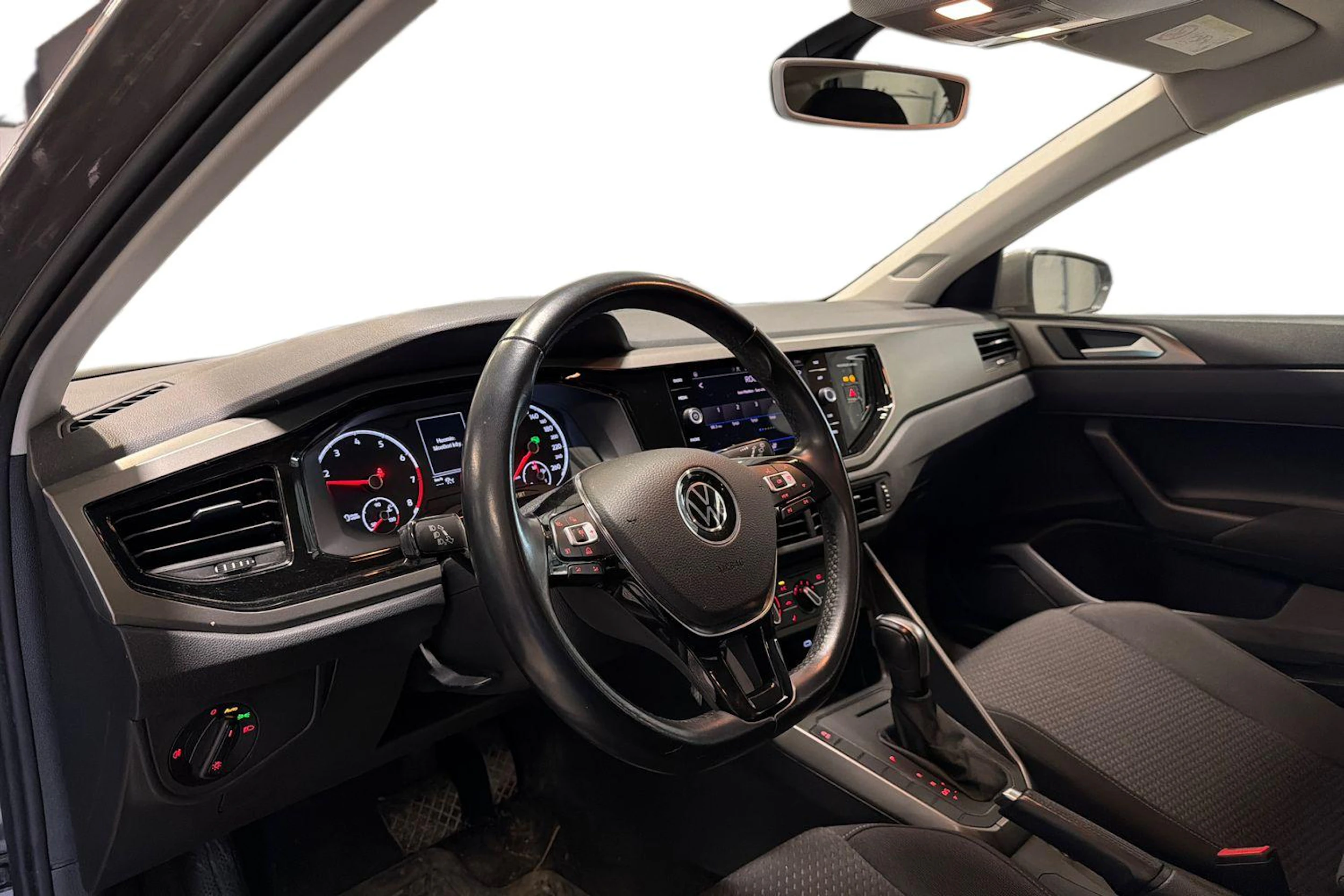 harmaa Volkswagen Polo 2021 kuva 3.