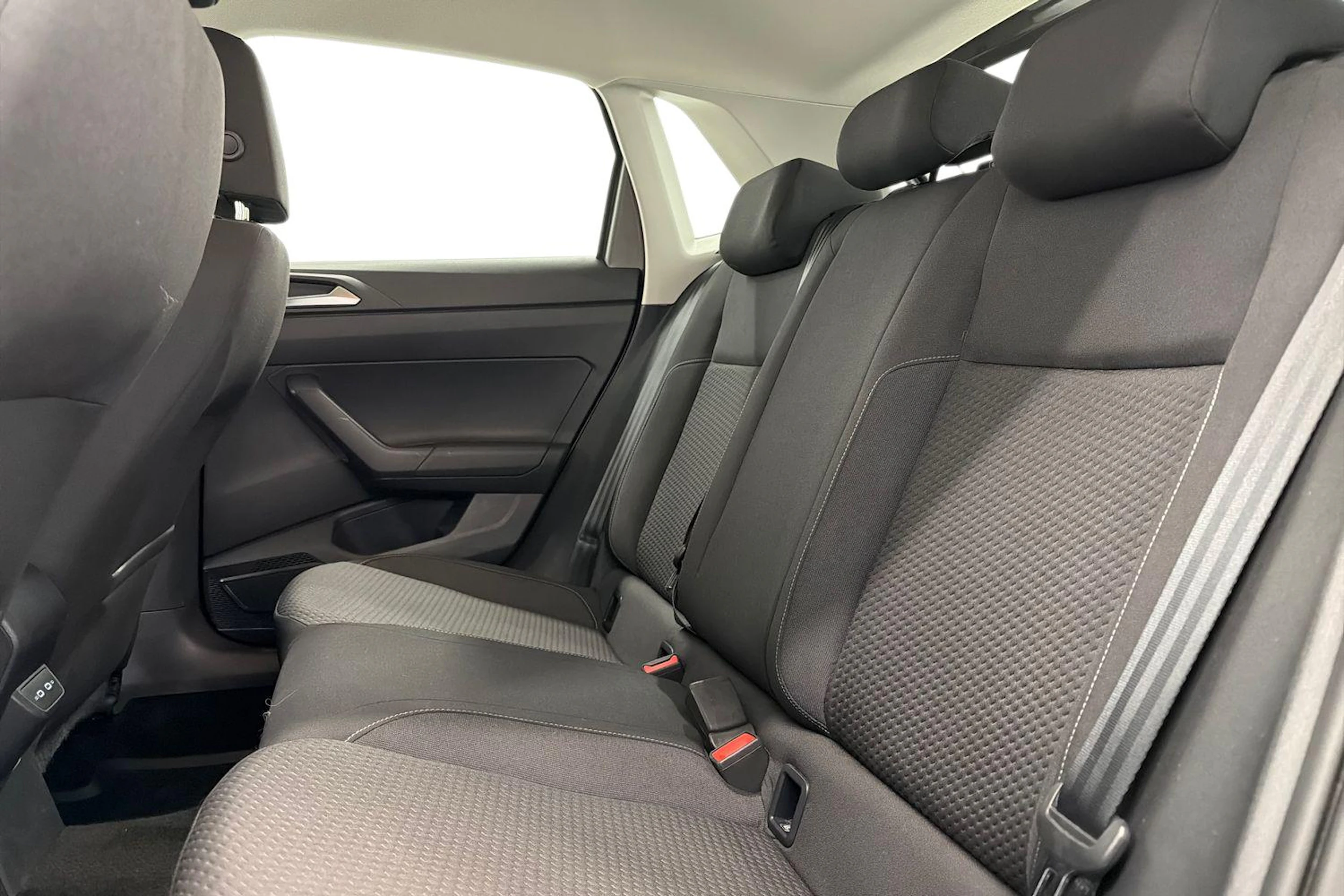 harmaa Volkswagen Polo 2021 kuva 8.