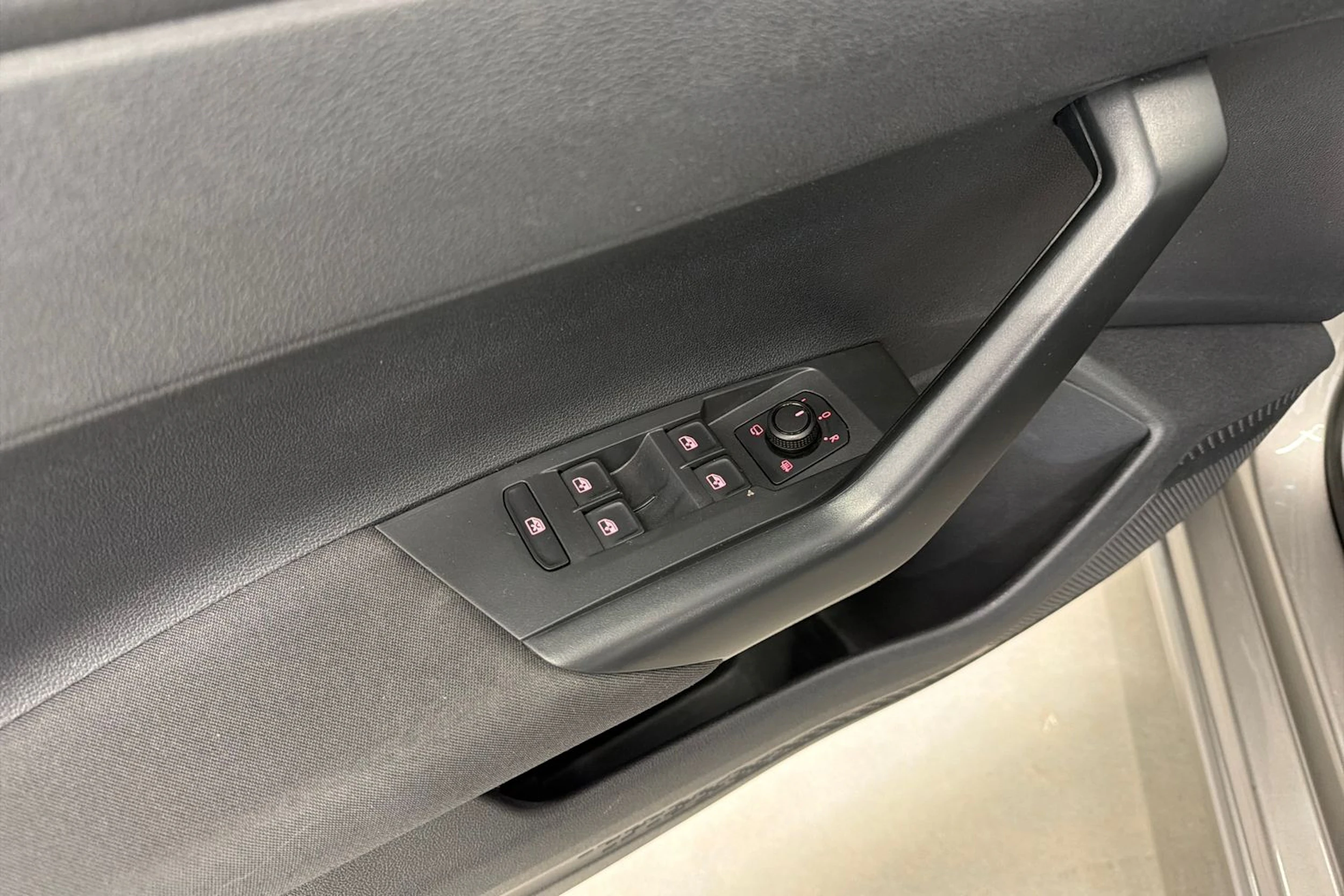 harmaa Volkswagen Polo 2021 kuva 12.