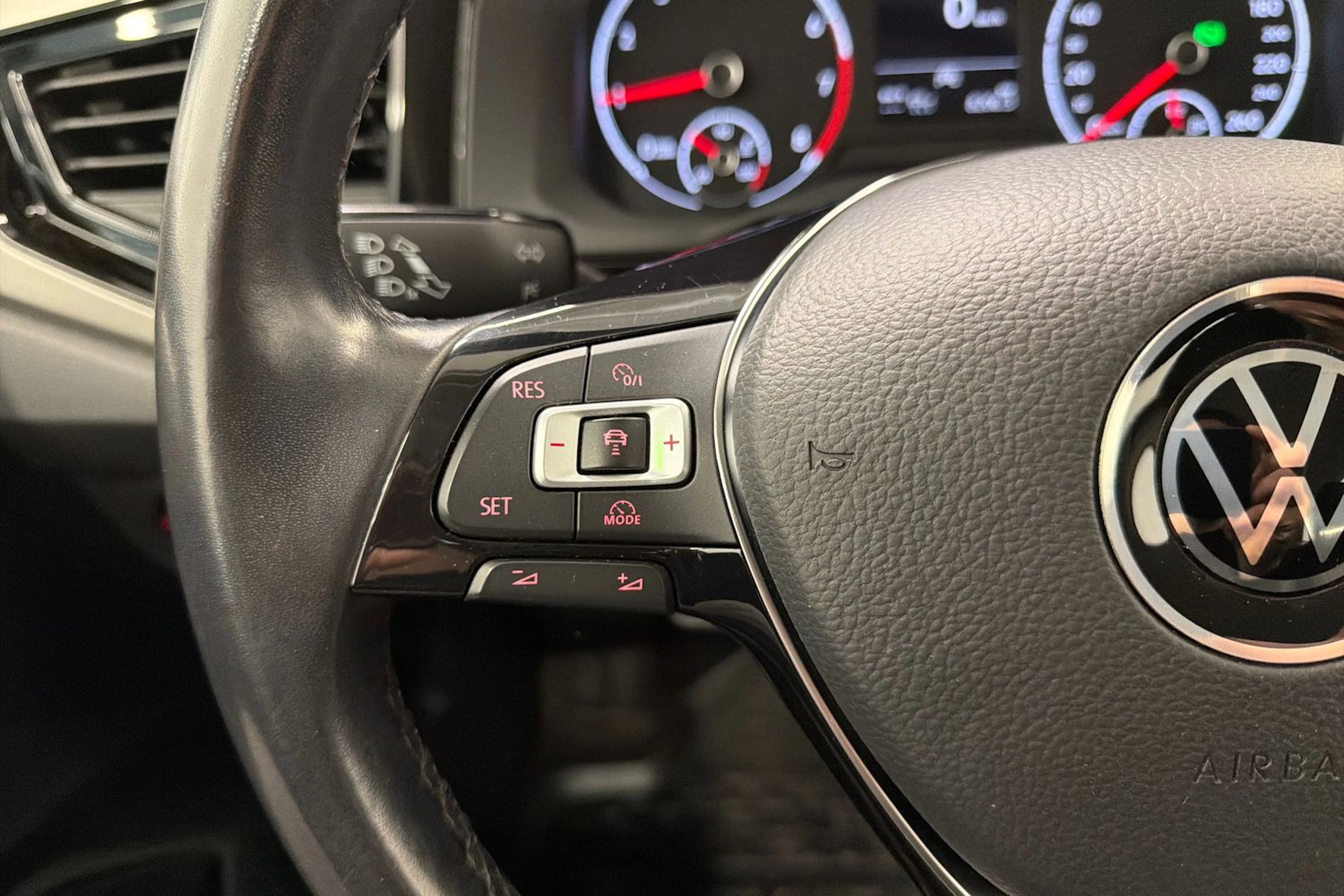 harmaa Volkswagen Polo 2021 kuva 14.