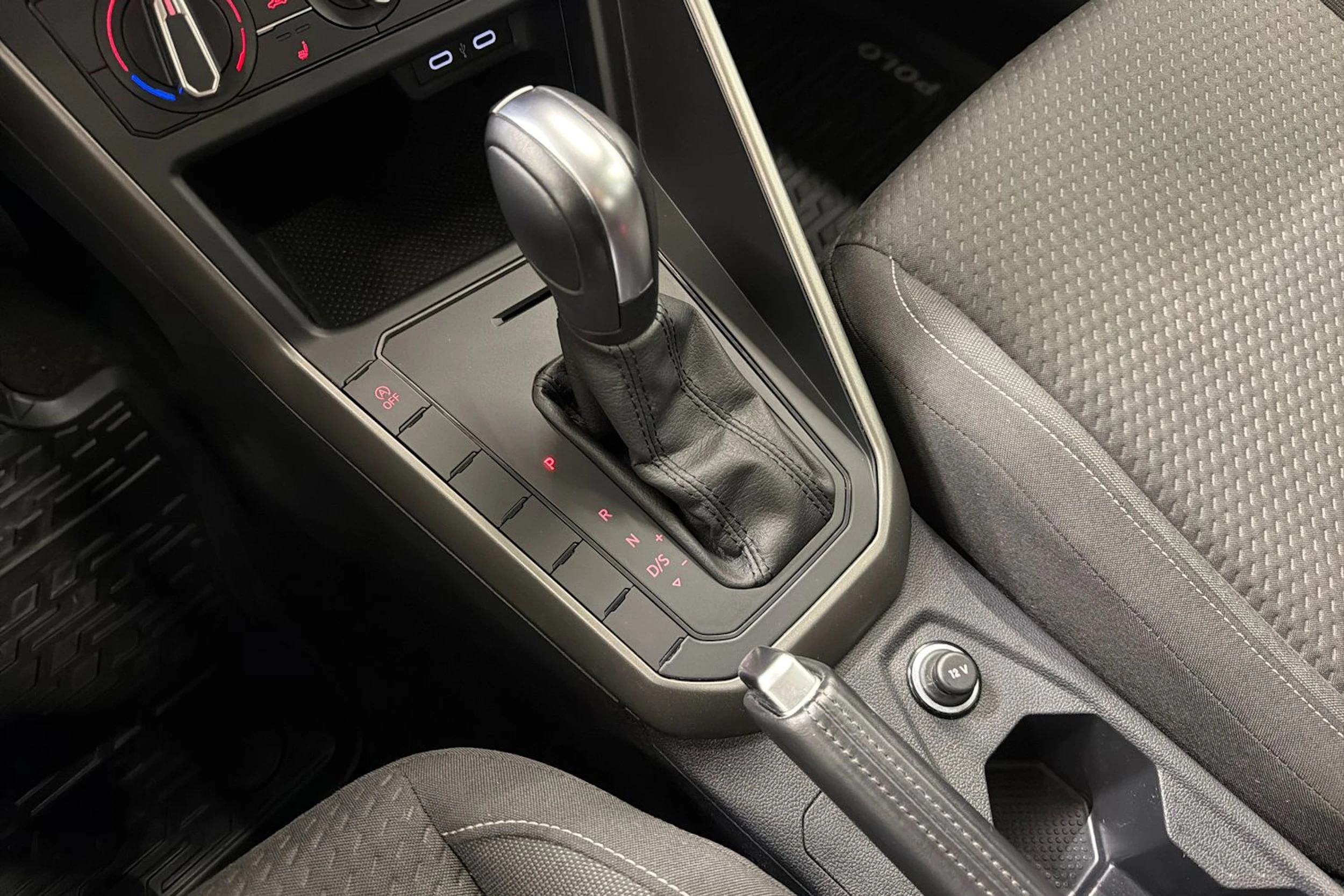 harmaa Volkswagen Polo 2021 kuva 19.