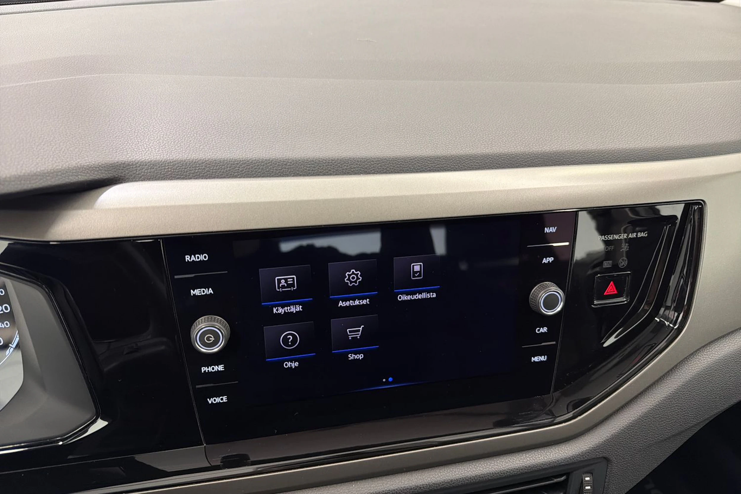 harmaa Volkswagen Polo 2021 kuva 26.