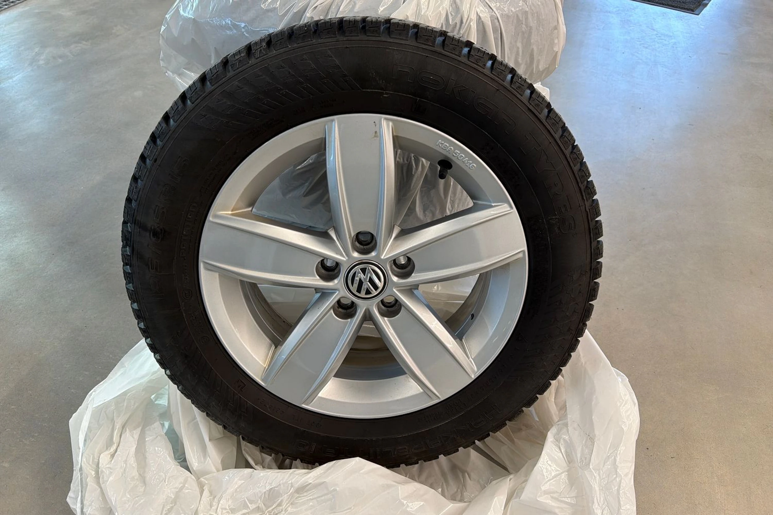 harmaa Volkswagen Polo 2021 kuva 31.