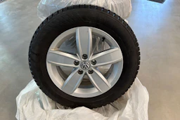 harmaa Volkswagen Polo 2021 kuva 31.