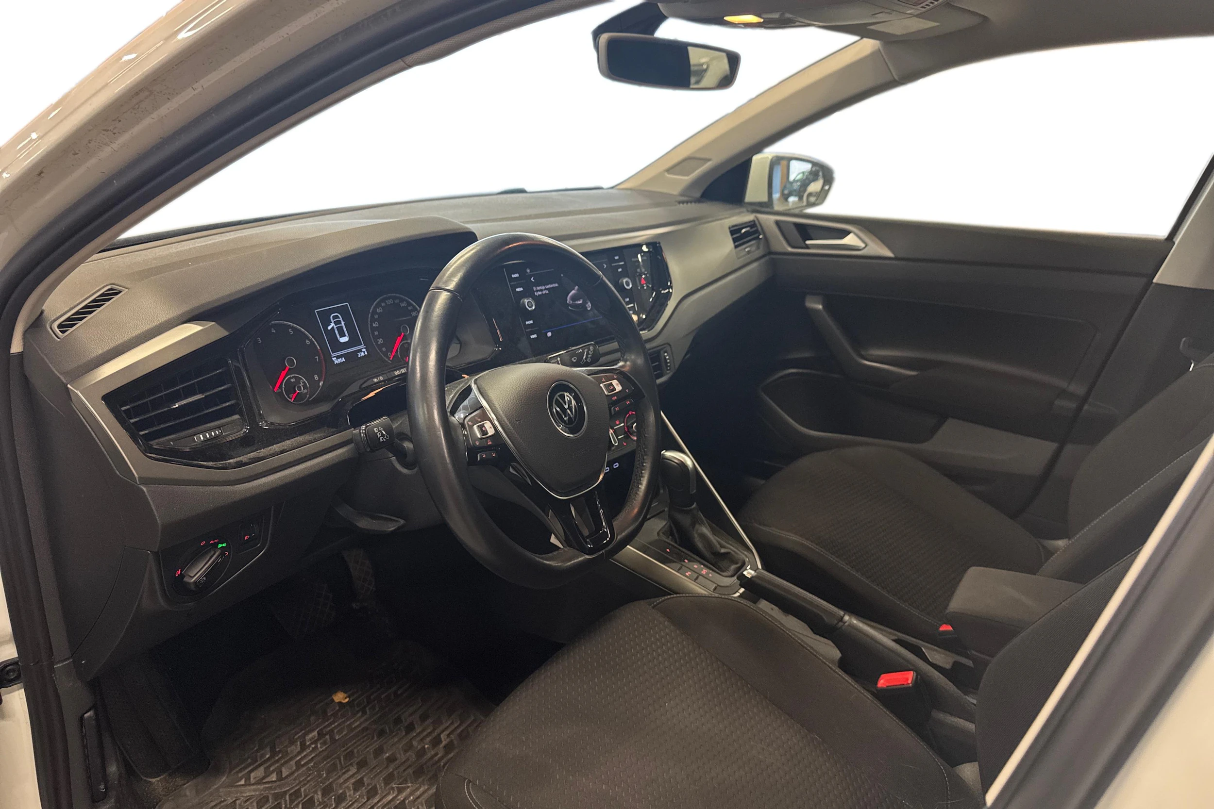 valkoinen Volkswagen Polo 2021 kuva 3.