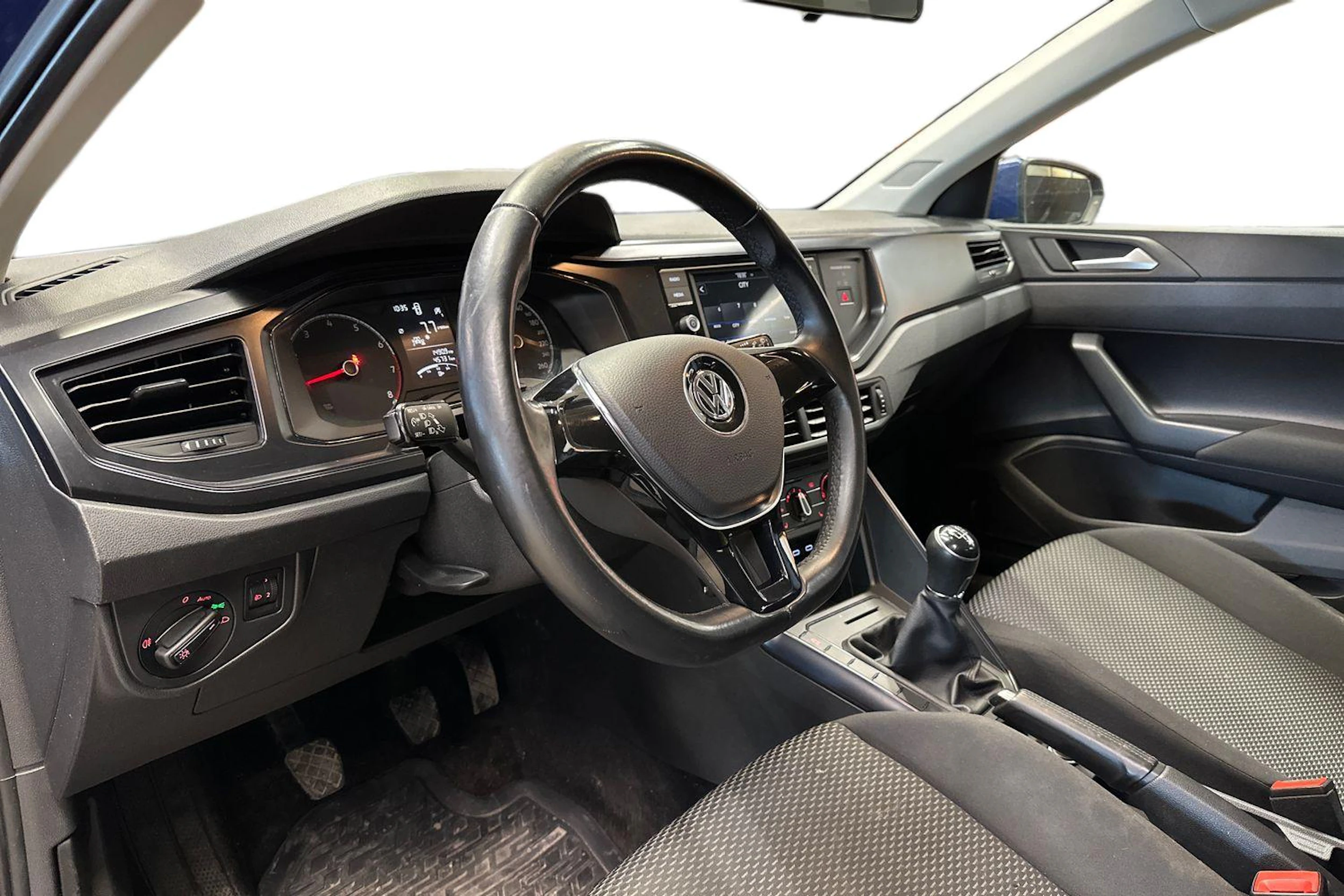 sininen Volkswagen Polo 2021 kuva 3.