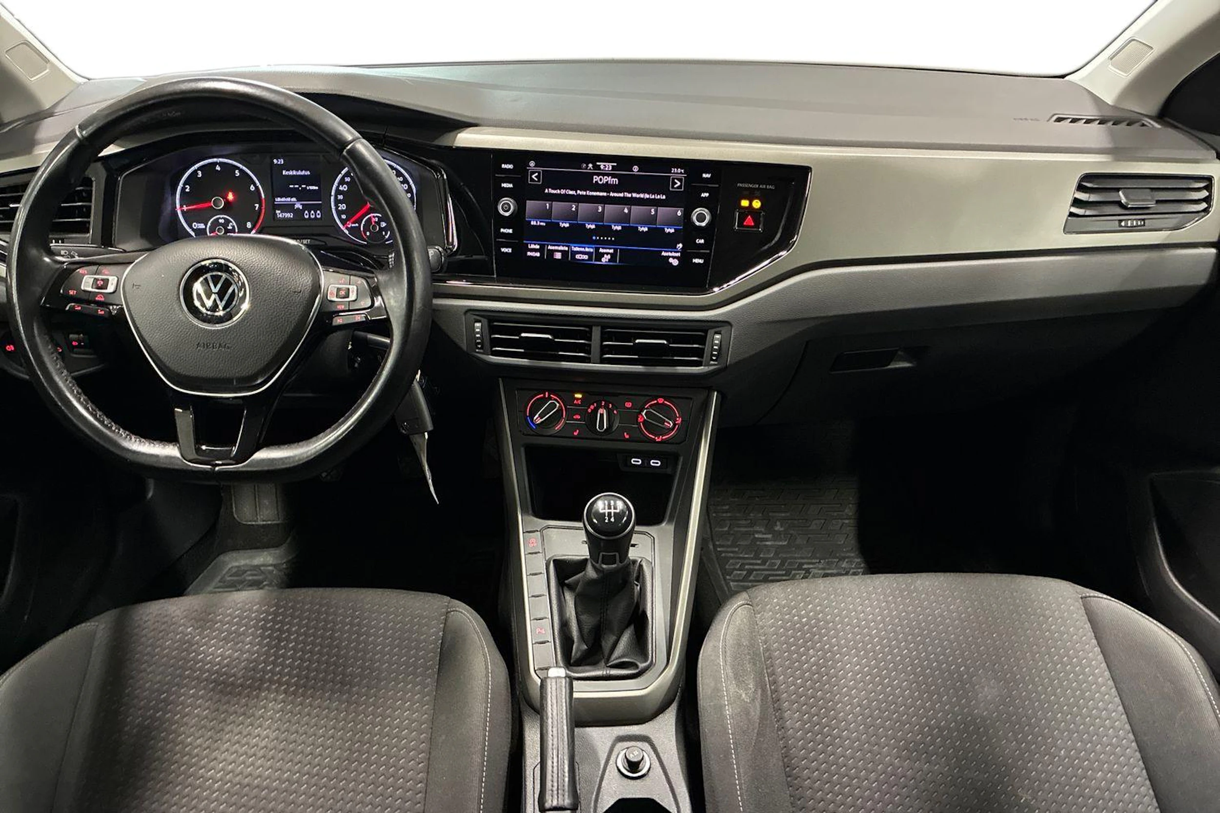 musta Volkswagen Polo 2021 kuva 9.