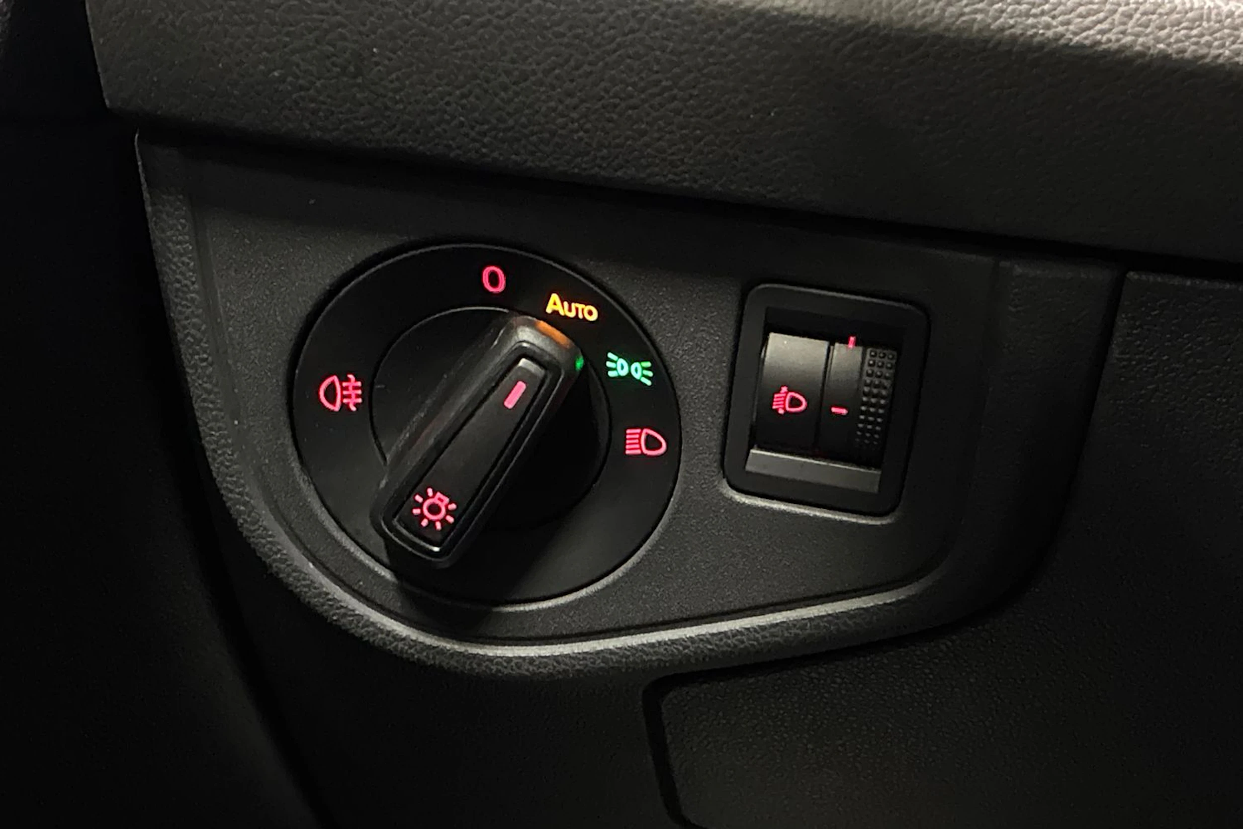 musta Volkswagen Polo 2021 kuva 19.