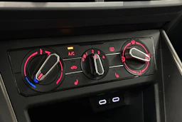 musta Volkswagen Polo 2021 kuva 22.