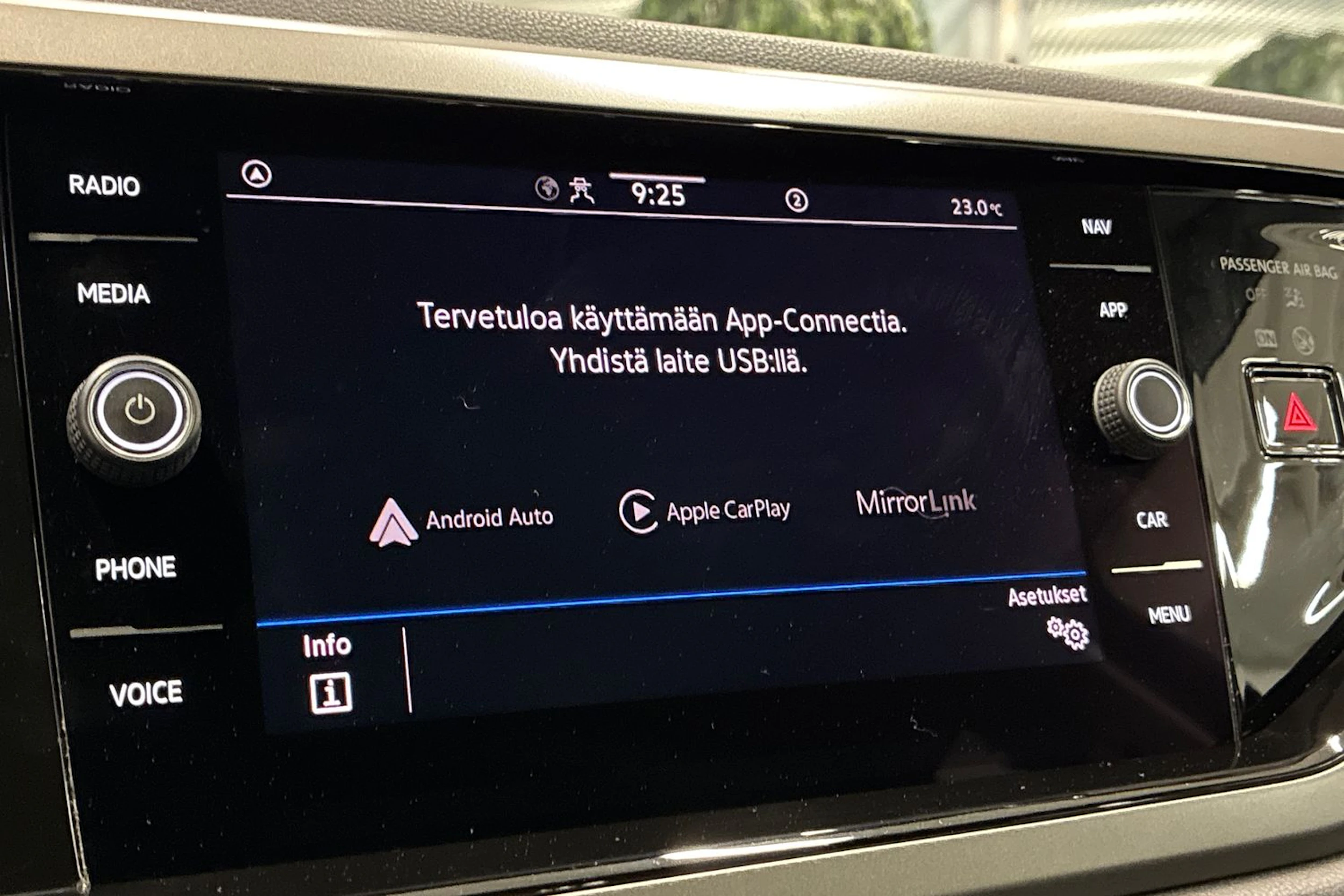 musta Volkswagen Polo 2021 kuva 23.