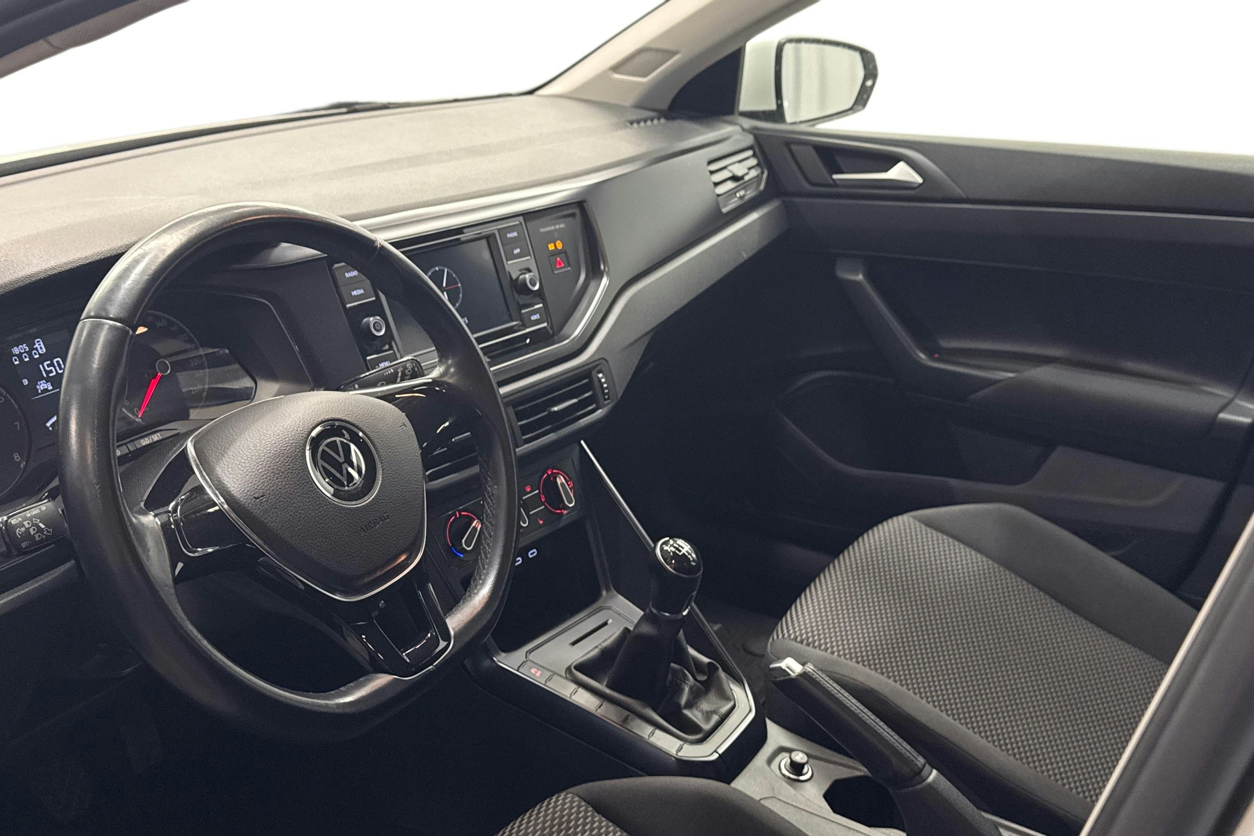 valkoinen Volkswagen Polo 2021 kuva 3.