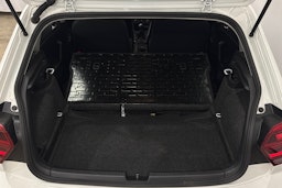 valkoinen Volkswagen Polo 2021 kuva 29.