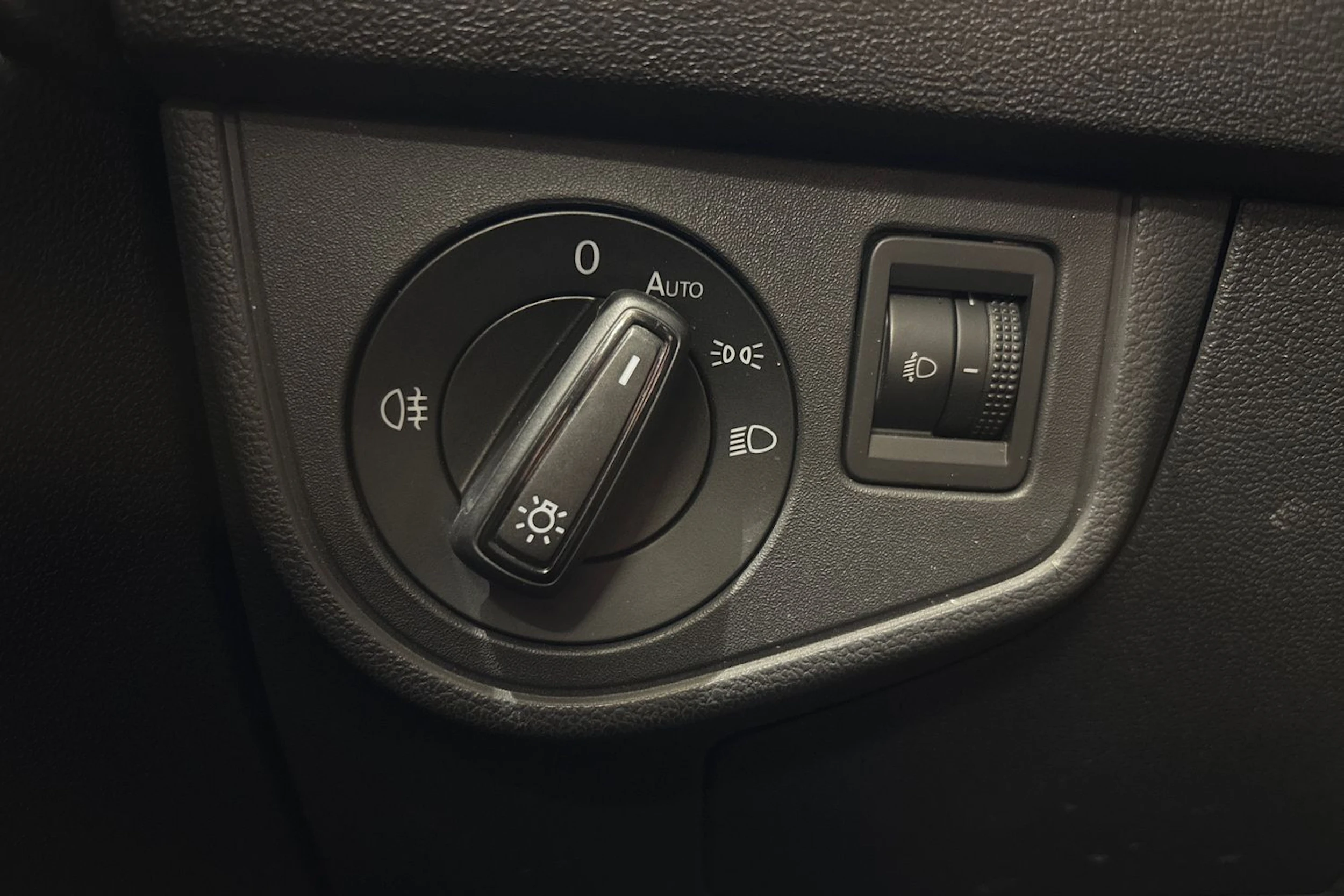 Valkoinen Volkswagen POLO 2021 kuva 18.