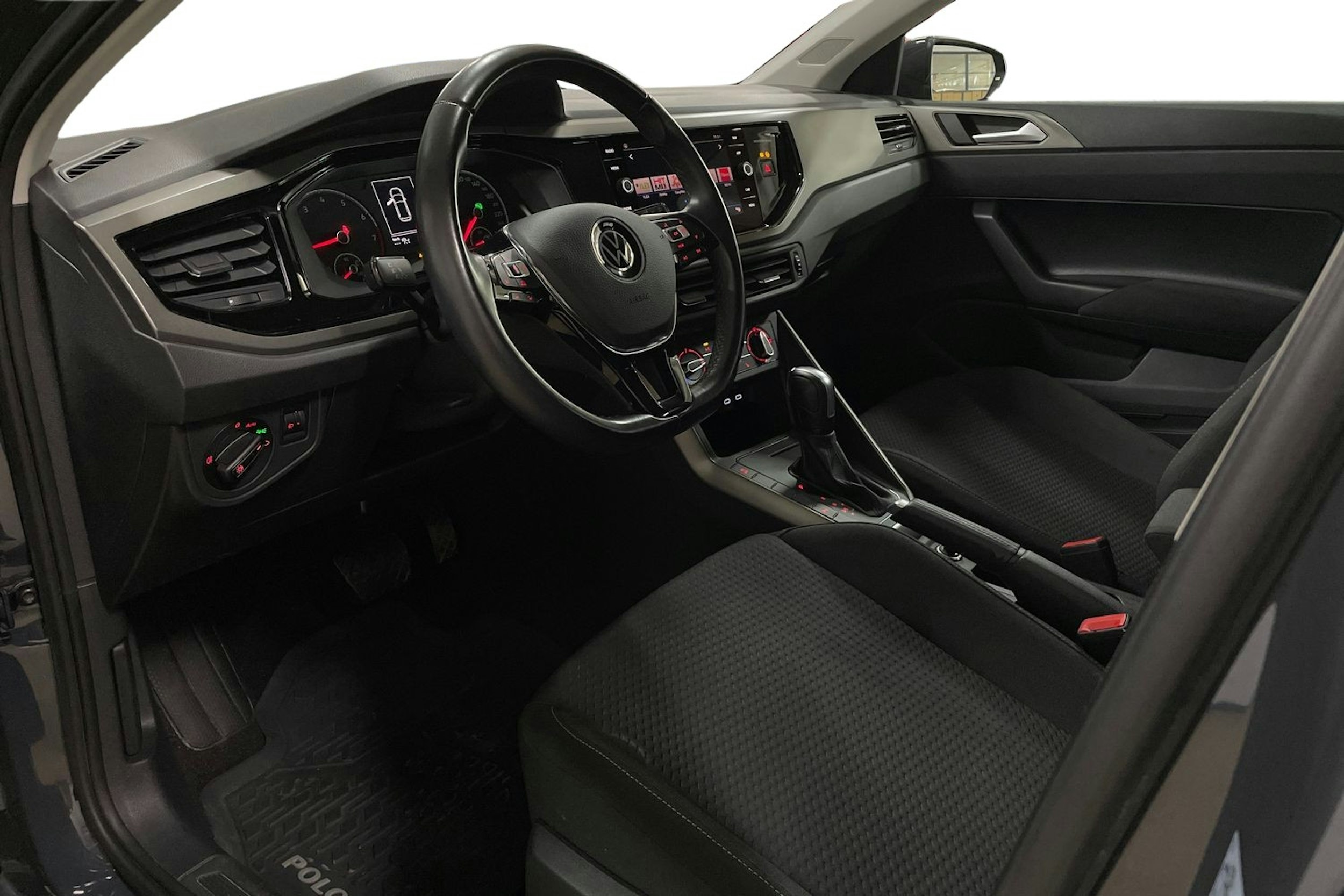 harmaa Volkswagen Polo 2021 kuva 7.