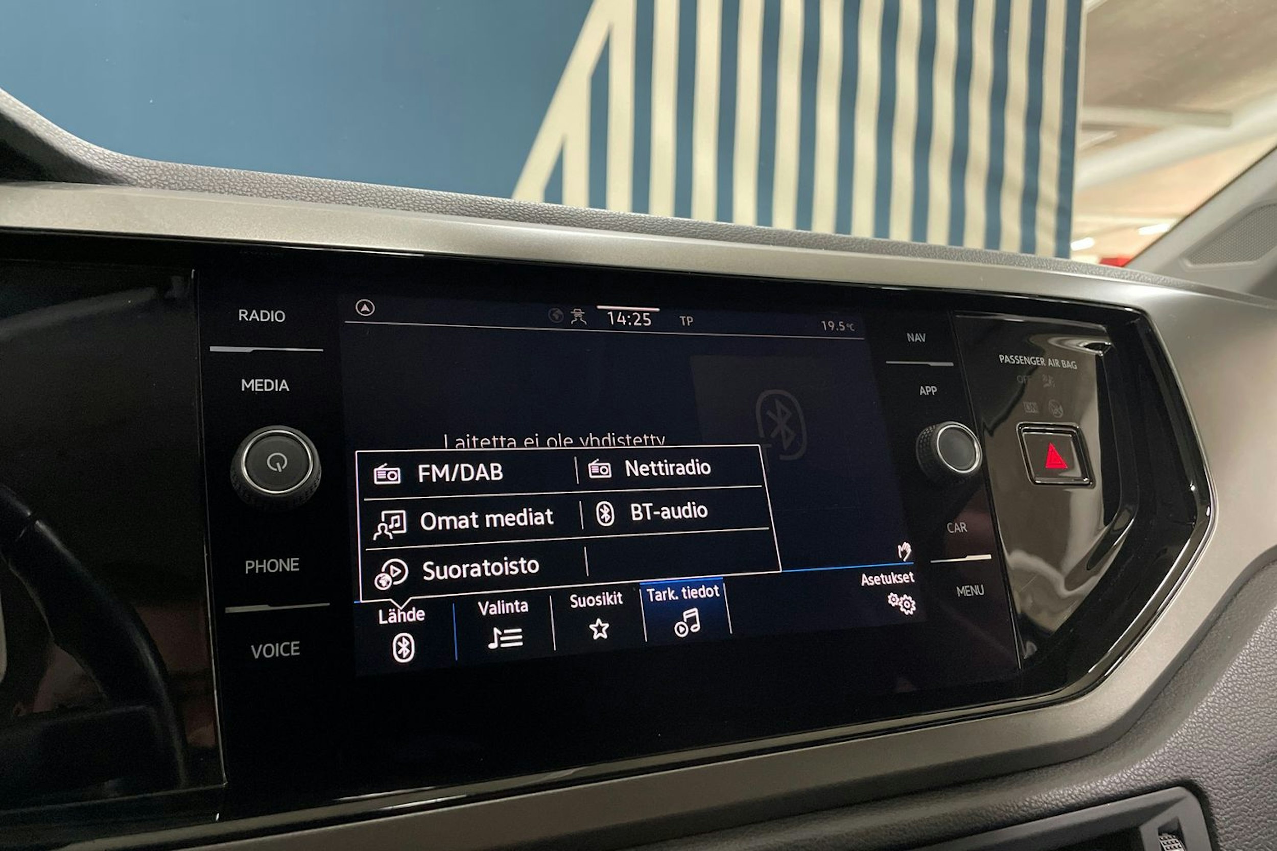 harmaa Volkswagen Polo 2021 kuva 20.