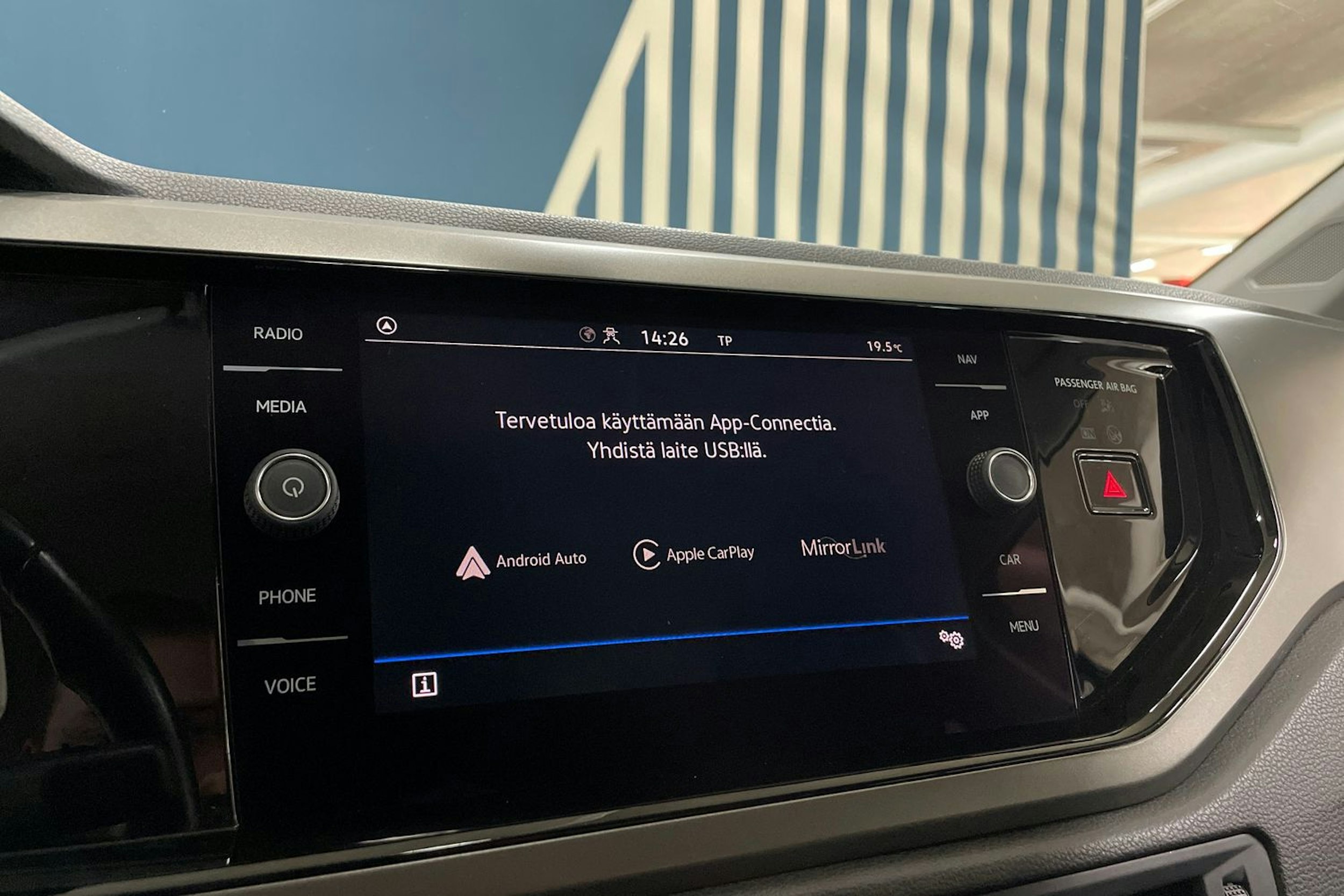 harmaa Volkswagen Polo 2021 kuva 21.