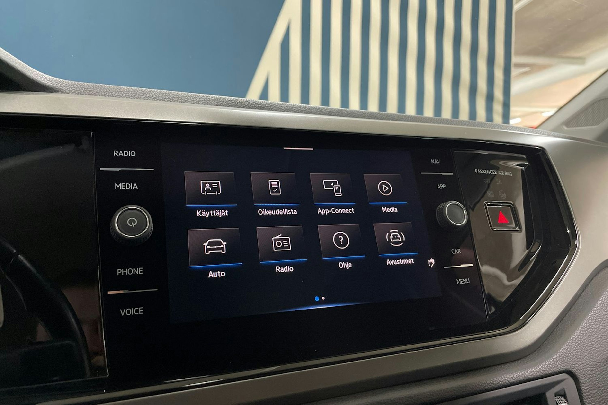 harmaa Volkswagen Polo 2021 kuva 22.