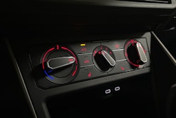 harmaa Volkswagen Polo 2021 kuva 24.