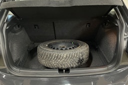harmaa Volkswagen Polo 2021 kuva 28.