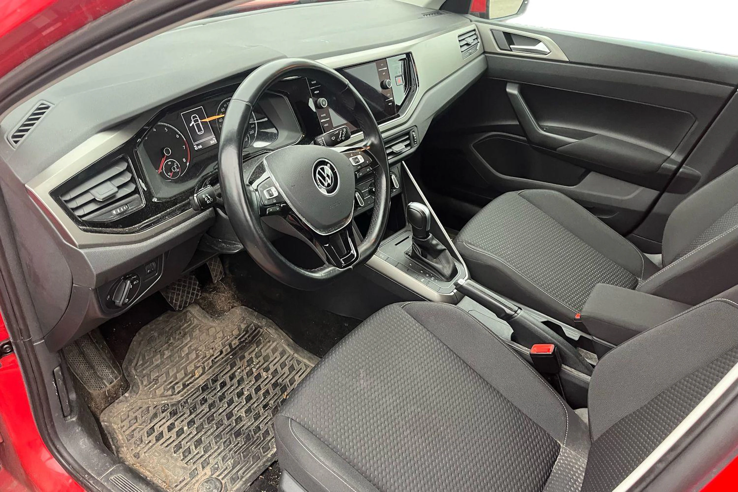punainen Volkswagen Polo 2021 kuva 3.