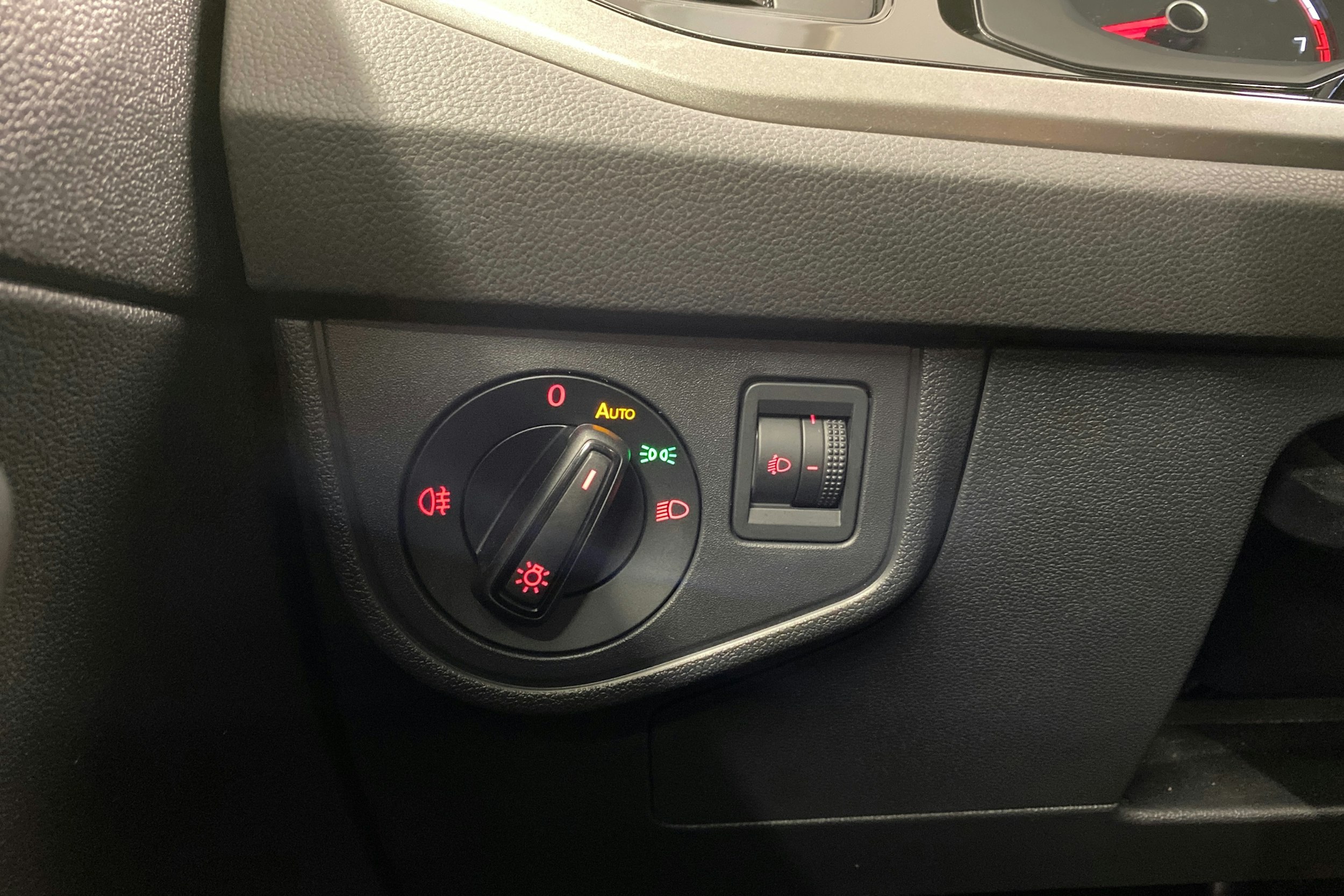 Musta Volkswagen POLO 2021 kuva 20.