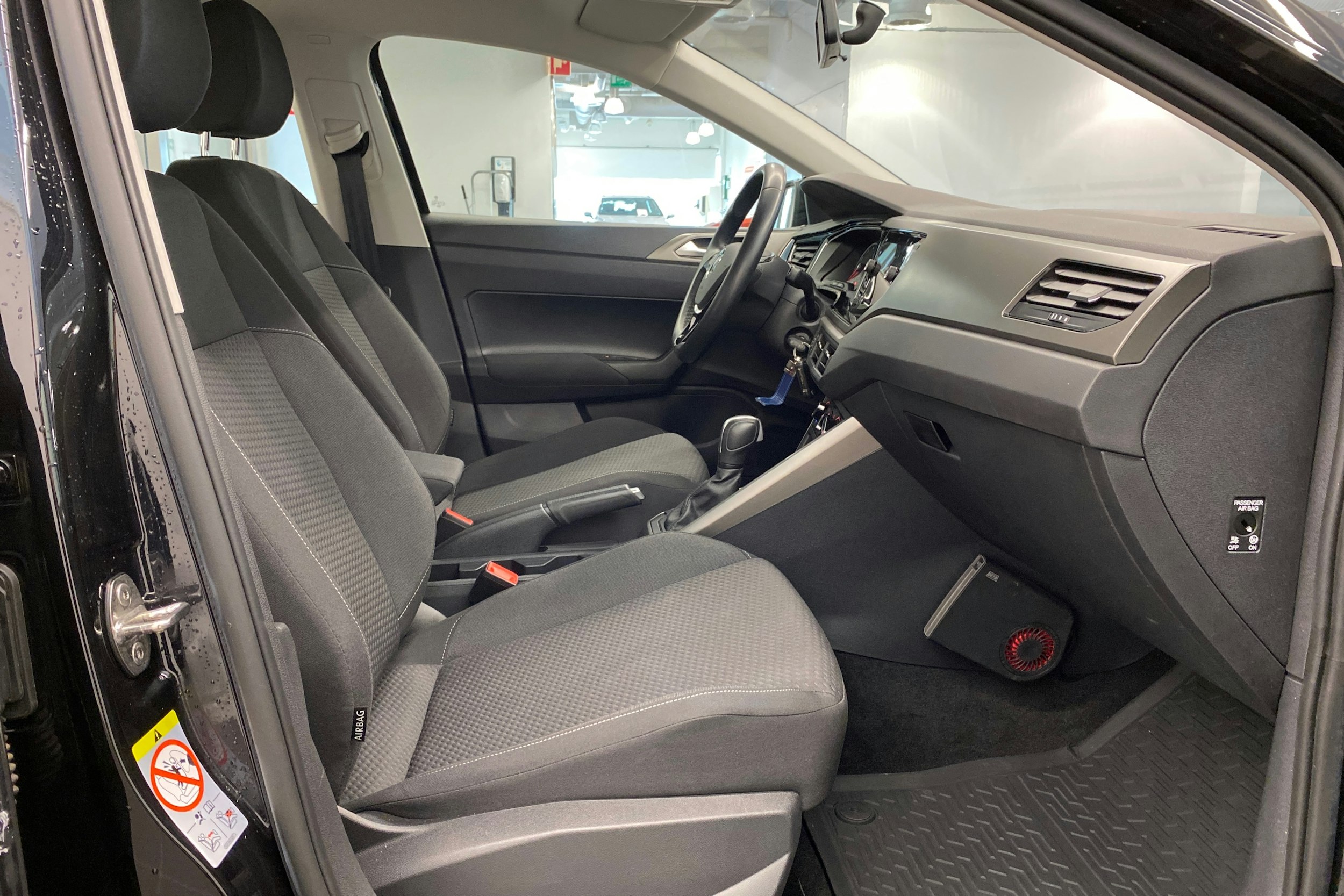 Musta Volkswagen POLO 2021 kuva 32.
