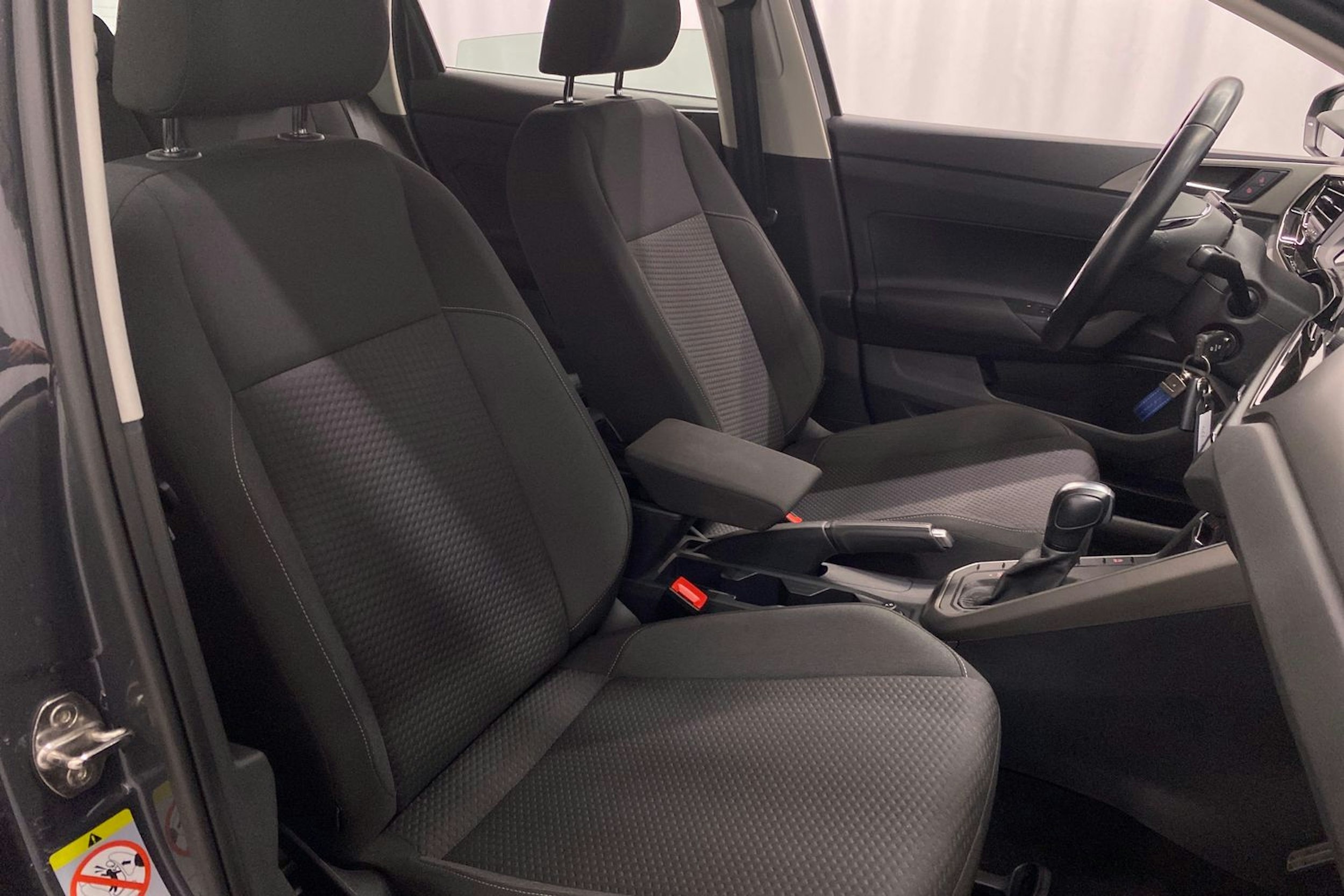 harmaa Volkswagen Polo 2021 kuva 14.
