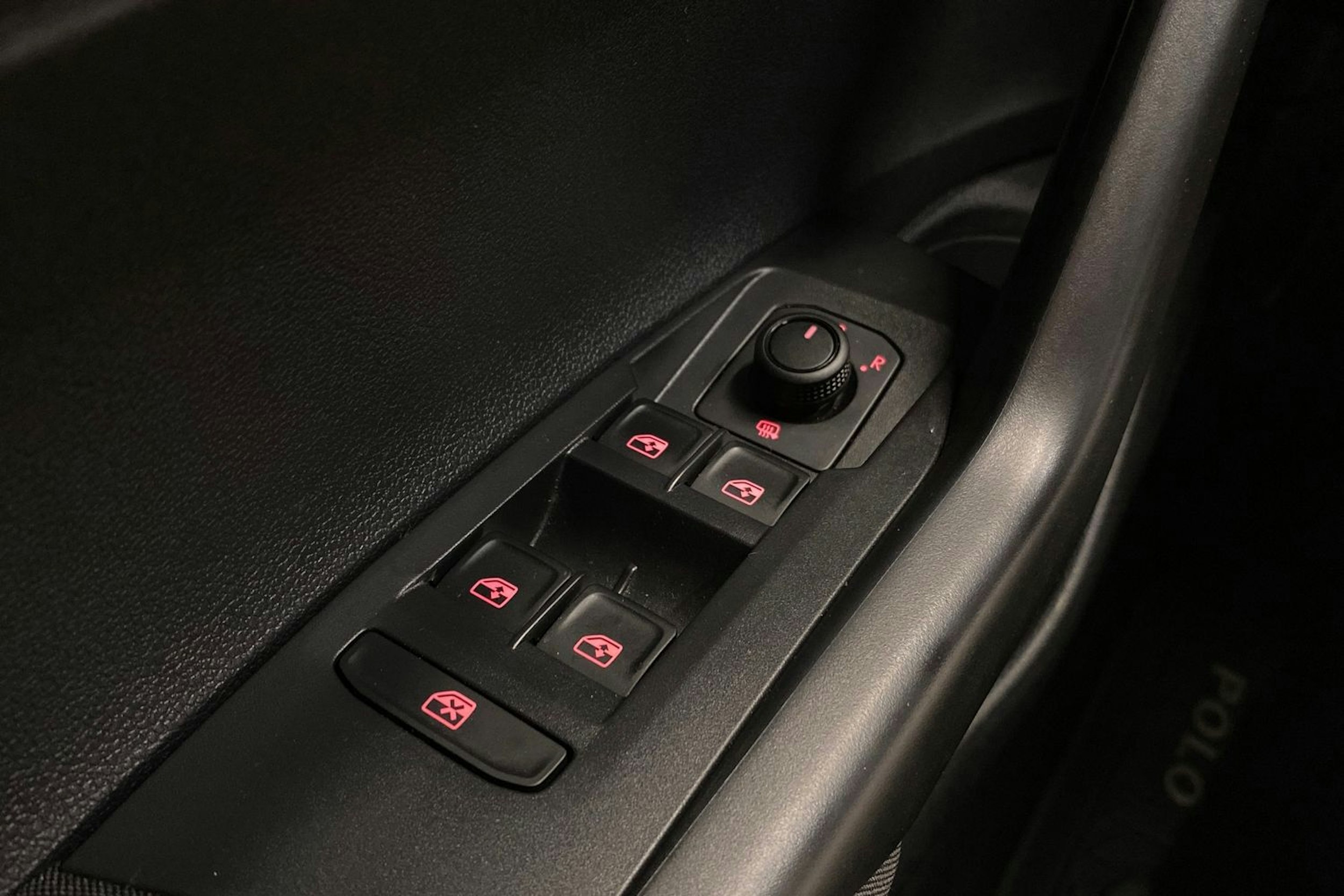 harmaa Volkswagen Polo 2021 kuva 18.