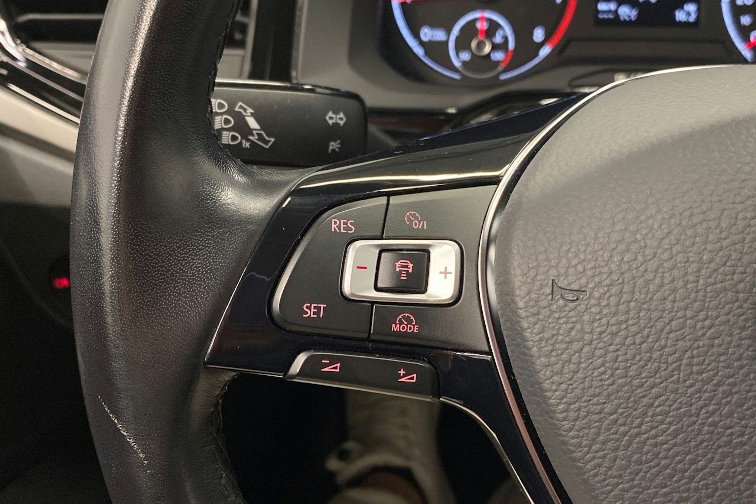 harmaa Volkswagen Polo 2021 kuva 21.