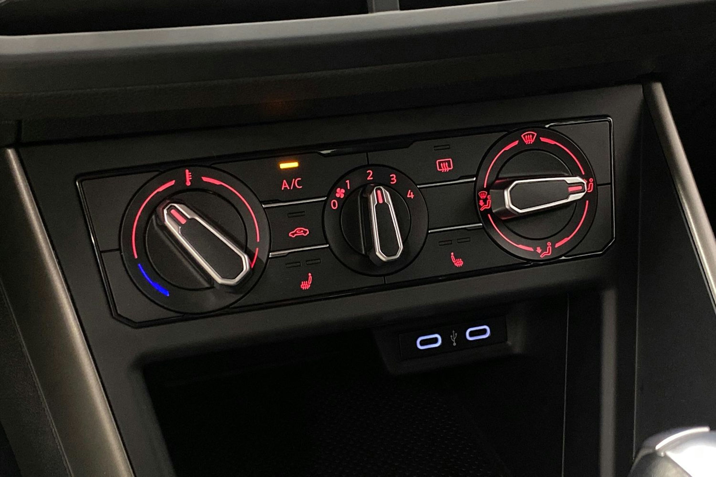 harmaa Volkswagen Polo 2021 kuva 26.