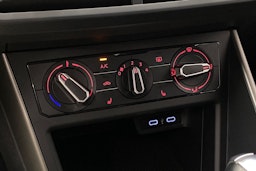 harmaa Volkswagen Polo 2021 kuva 26.