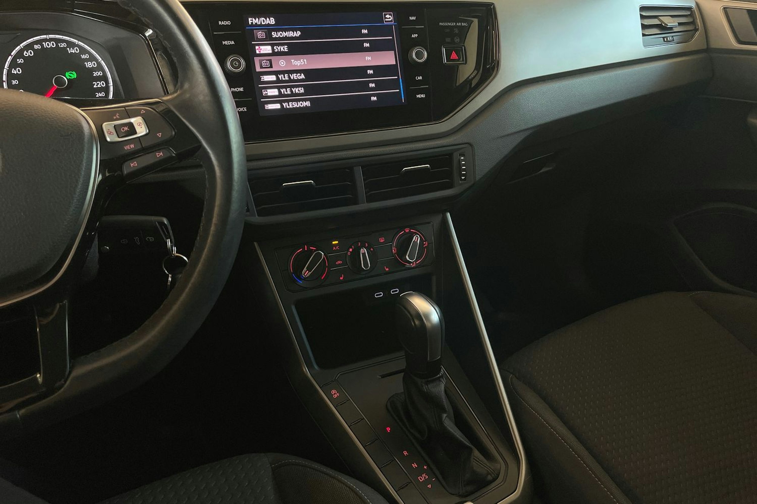 Harmaa Volkswagen POLO 2021 kuva 20.