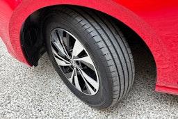 punainen Volkswagen Polo 2021 kuva 13.