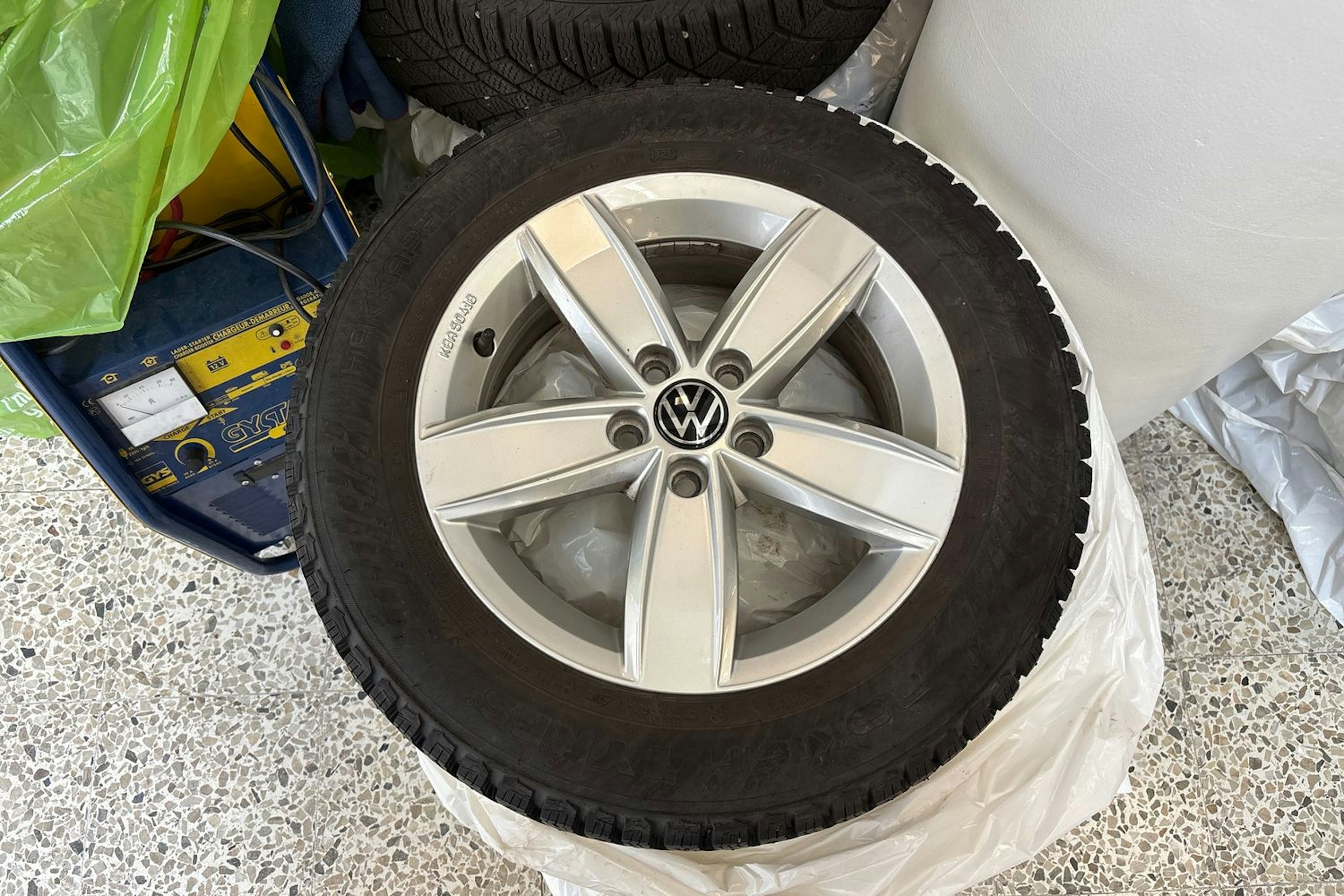punainen Volkswagen Polo 2021 kuva 15.