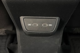 punainen Volkswagen Polo 2021 kuva 16.