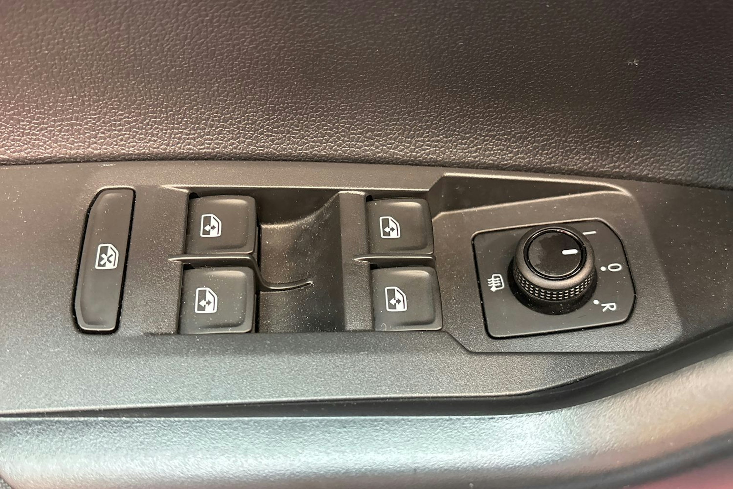 punainen Volkswagen Polo 2021 kuva 17.
