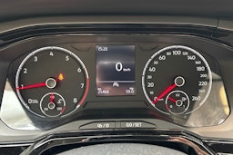 punainen Volkswagen Polo 2021 kuva 22.