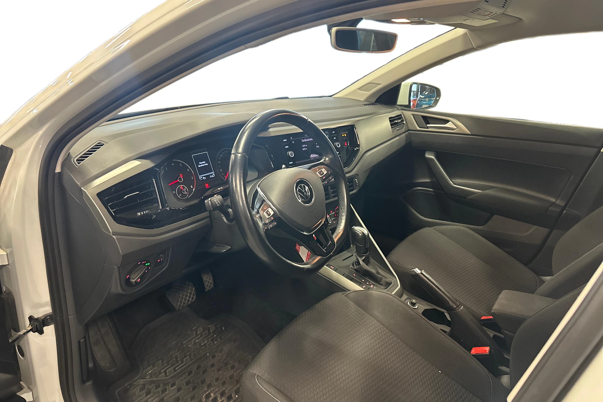 valkoinen Volkswagen Polo 2021 kuva 3.