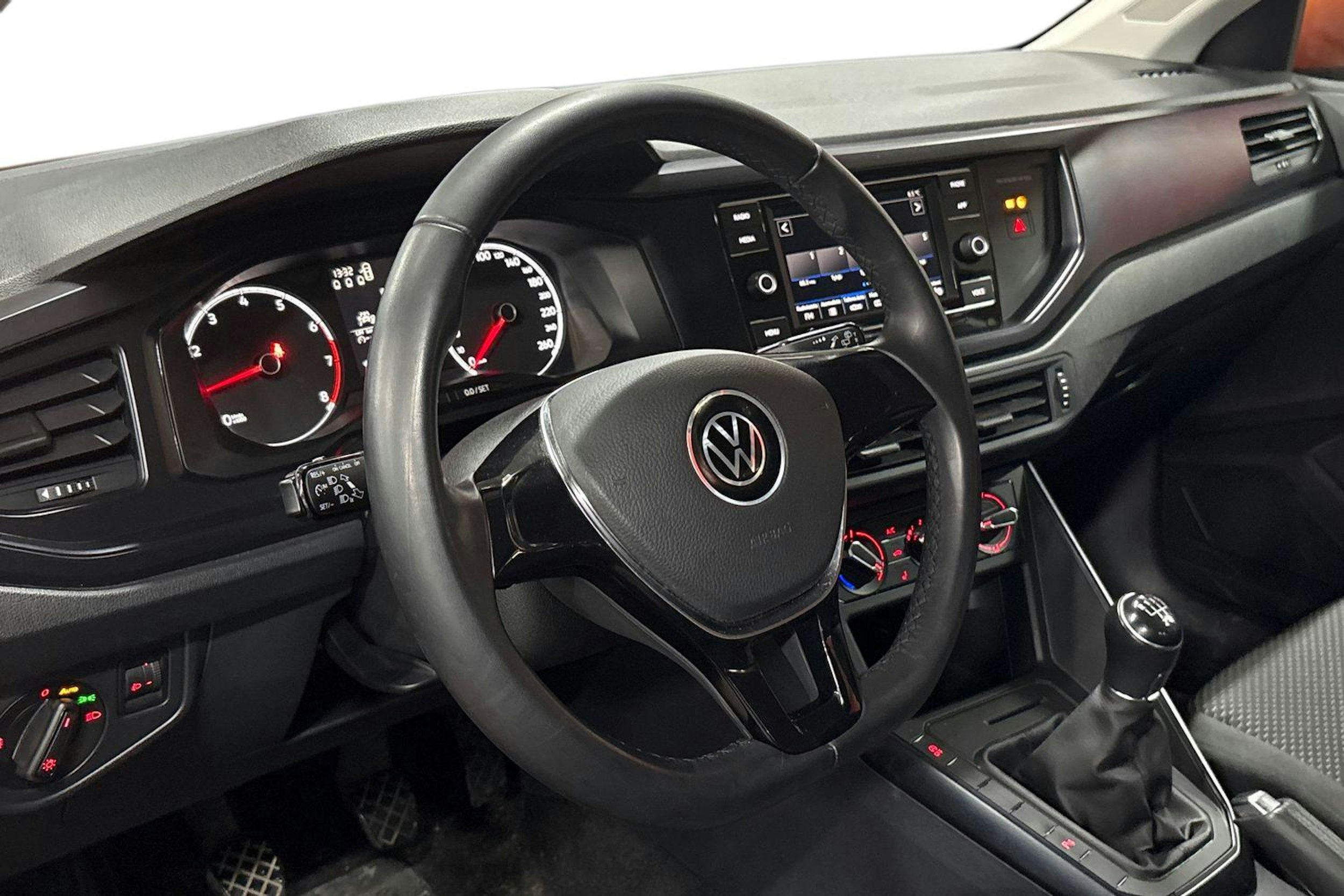 Oranssi Volkswagen POLO 2021 kuva 3.