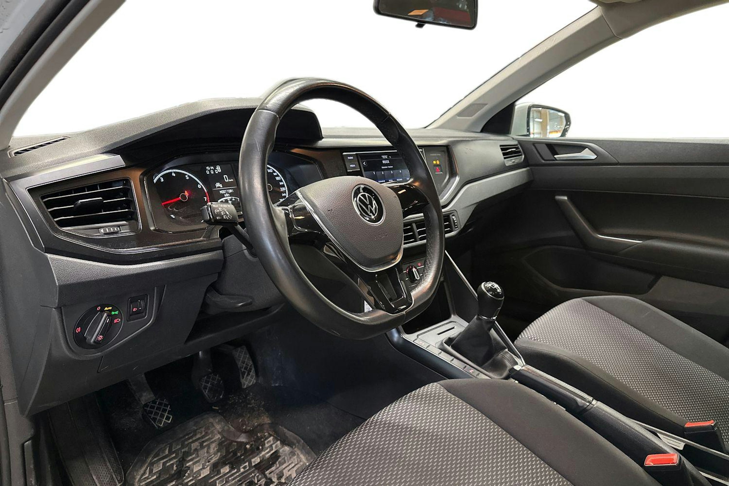 valkoinen Volkswagen Polo 2021 kuva 3.