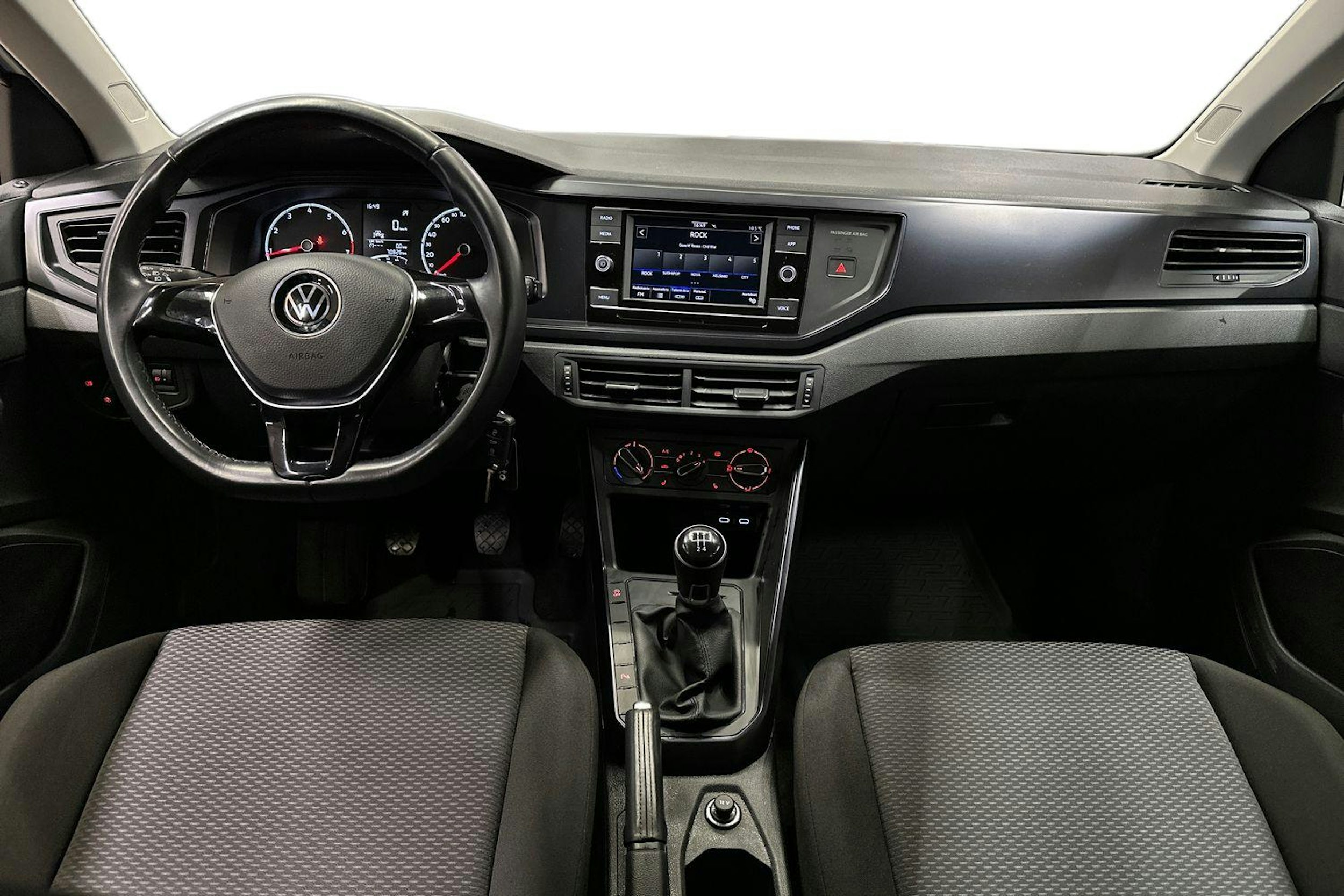 valkoinen Volkswagen Polo 2021 kuva 9.