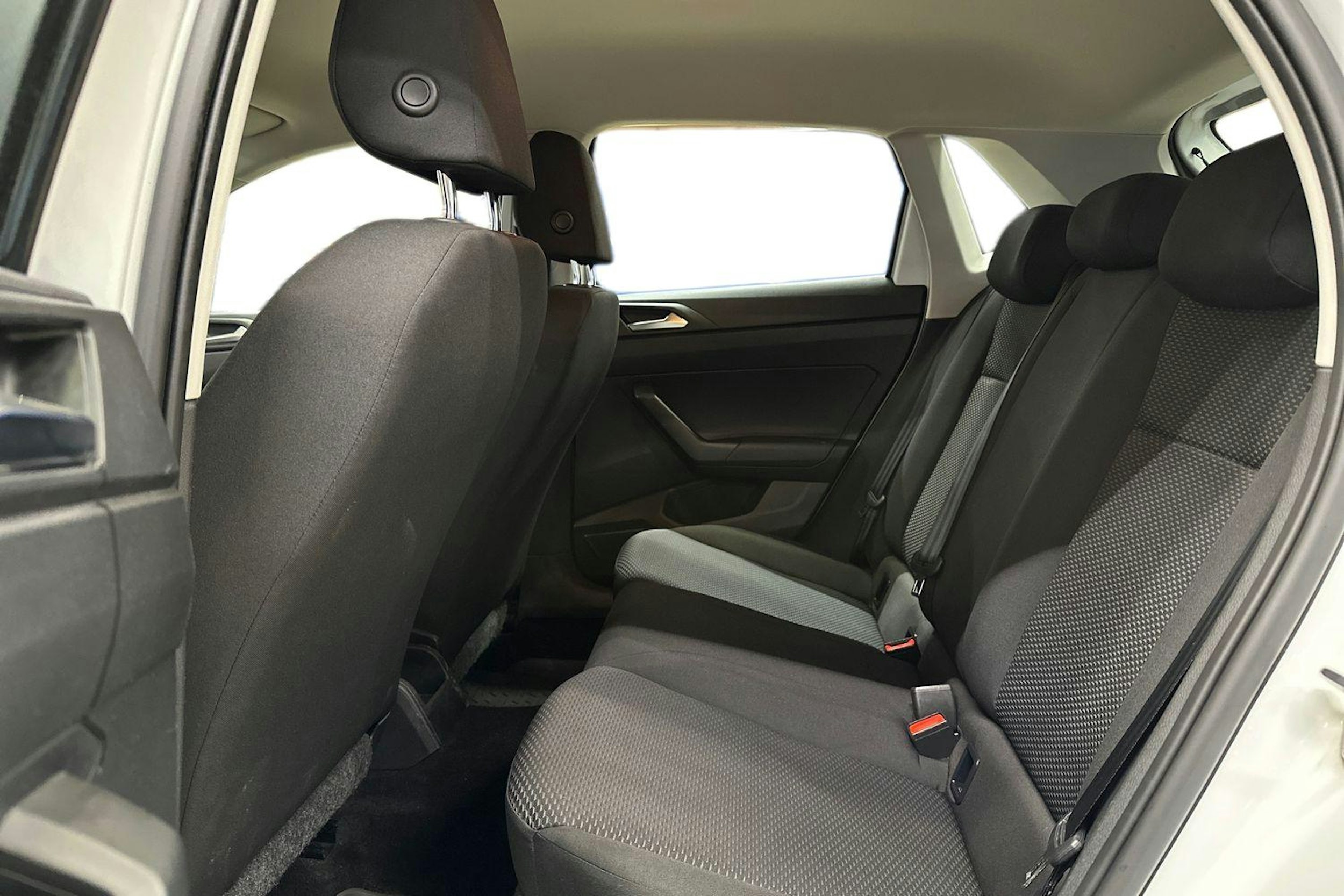 valkoinen Volkswagen Polo 2021 kuva 10.