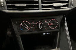 valkoinen Volkswagen Polo 2021 kuva 18.