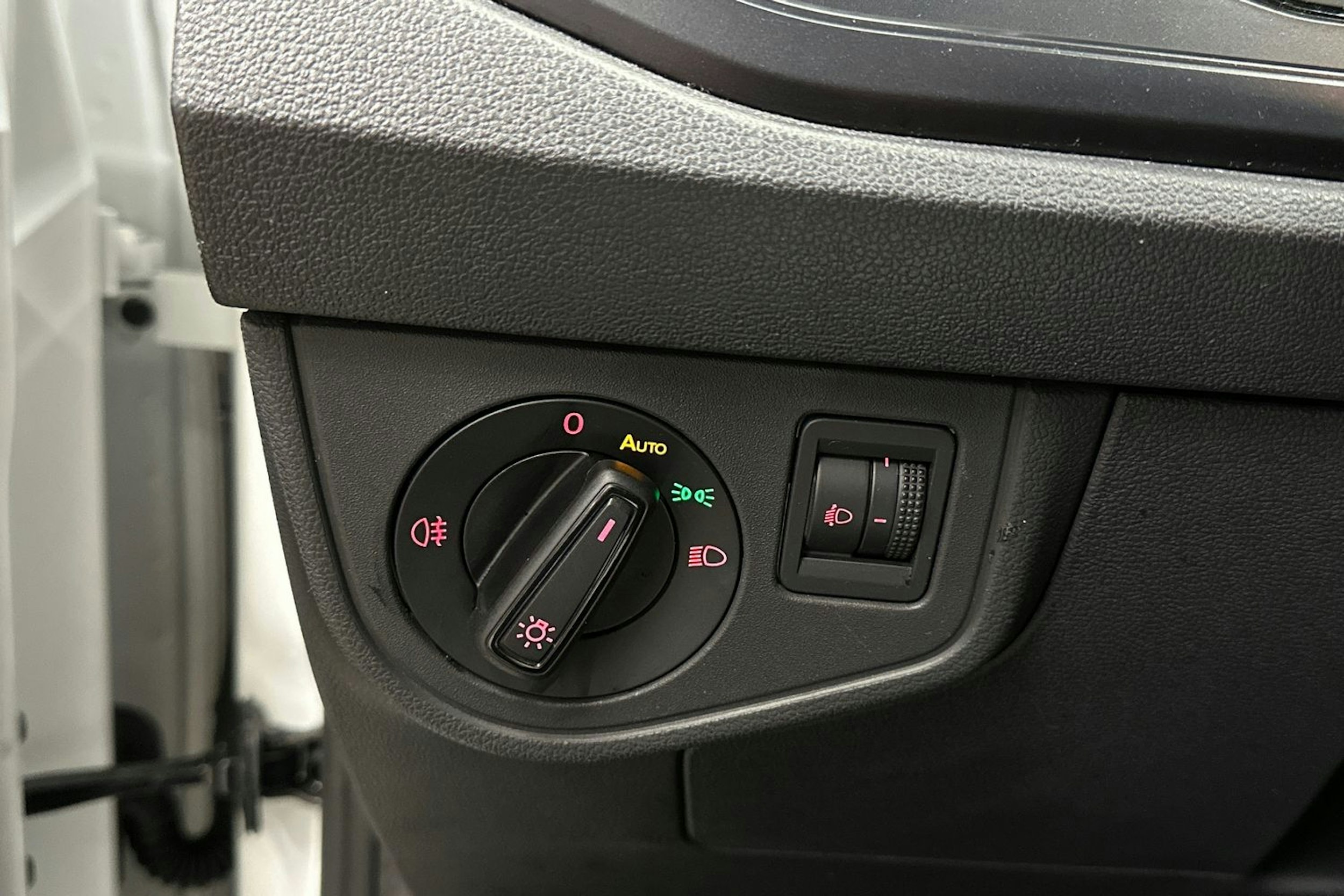 valkoinen Volkswagen Polo 2021 kuva 23.